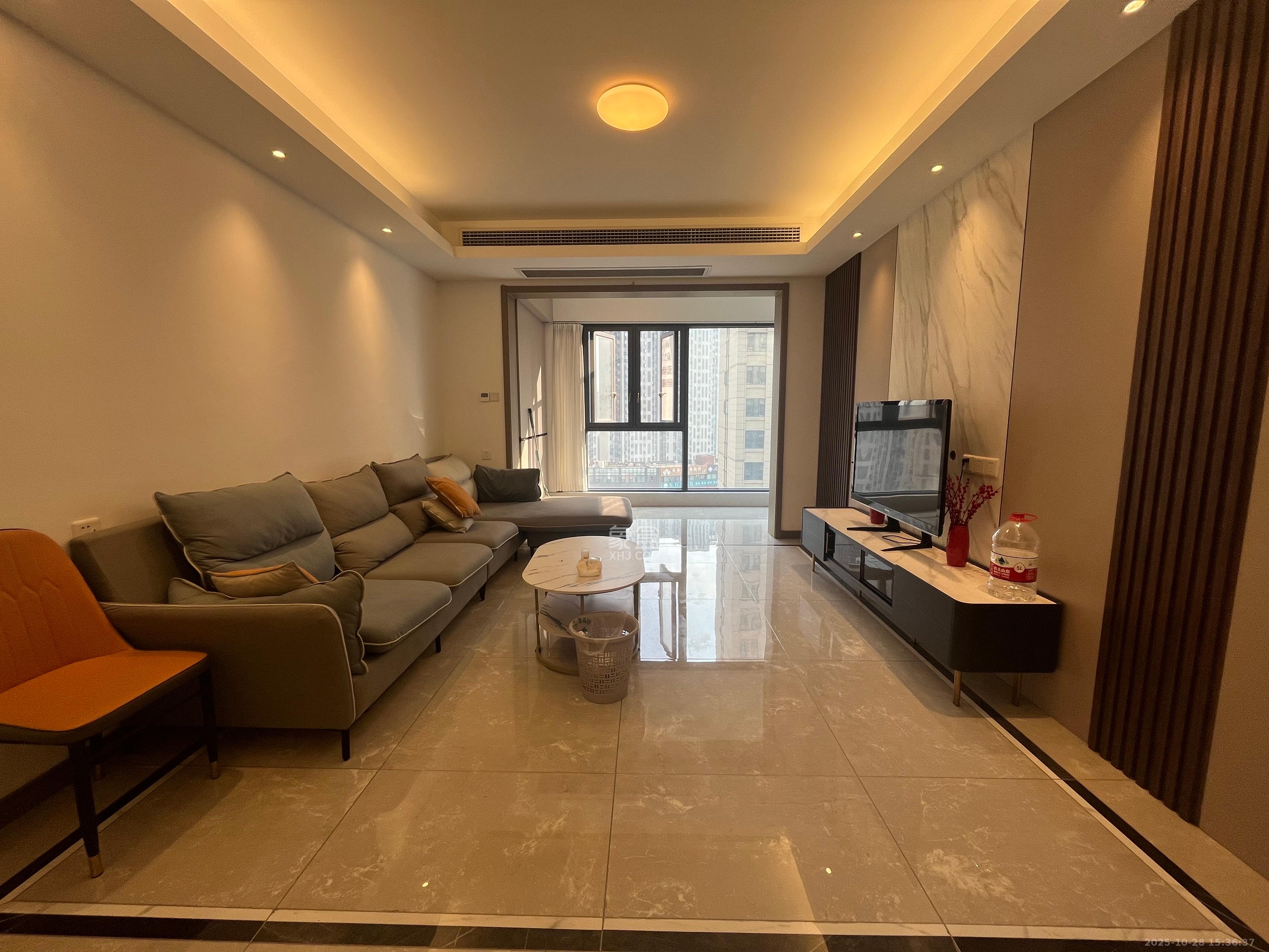 龙湖铂金中心(龙湖春江郦城) 3室2厅2卫 4200.0元/月 龙湖铂金中心(龙湖春江郦城) 3室2厅2卫 4200.0元/月室内图