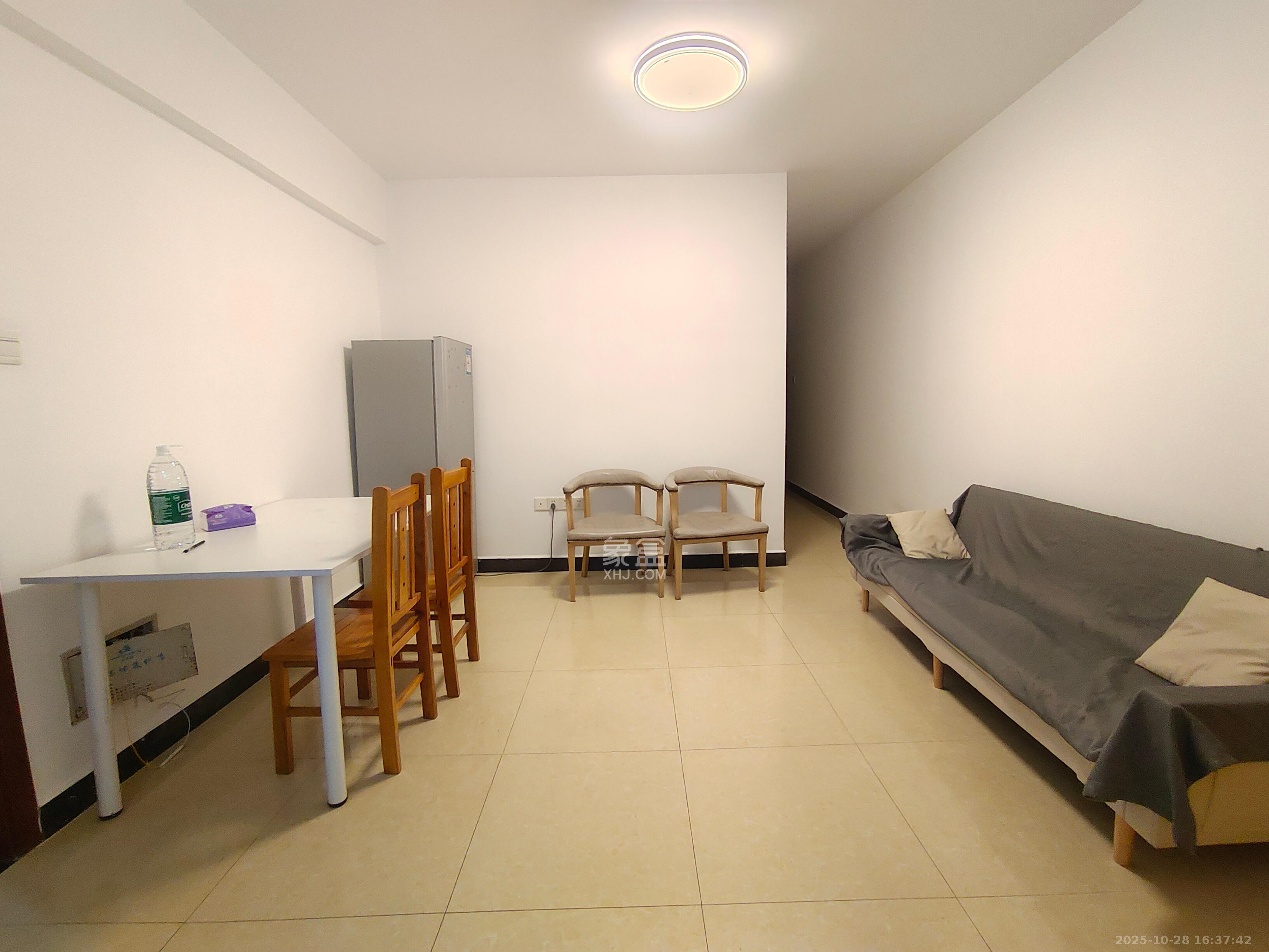 上峰苑（兰亭玥岛）  1室1厅1卫    1600.0元/月室内图