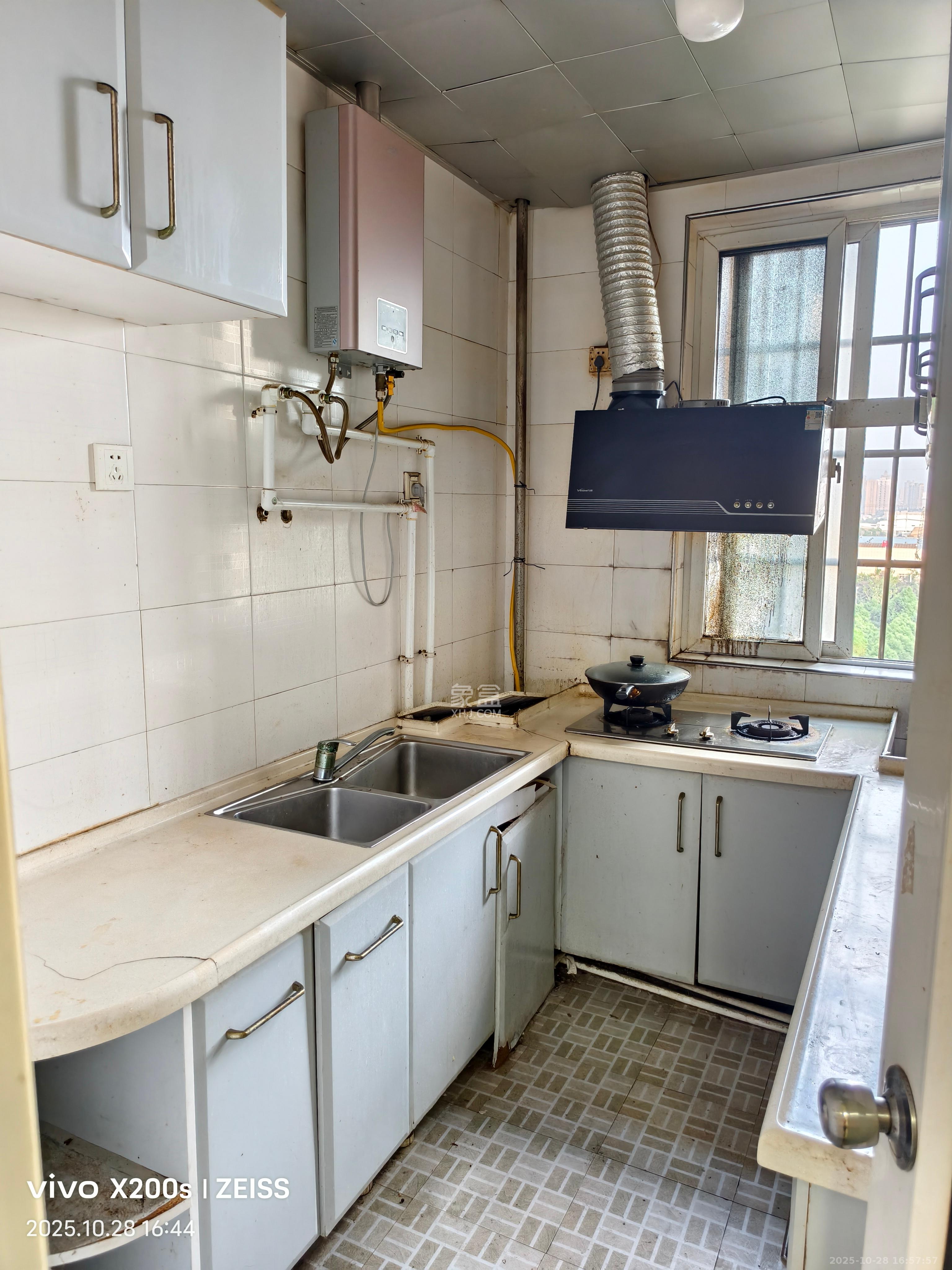 楚天世纪城东苑 2室2厅1卫 1300.0元/月 楚天世纪城东苑 2室2厅1卫 1300.0元/月室内图