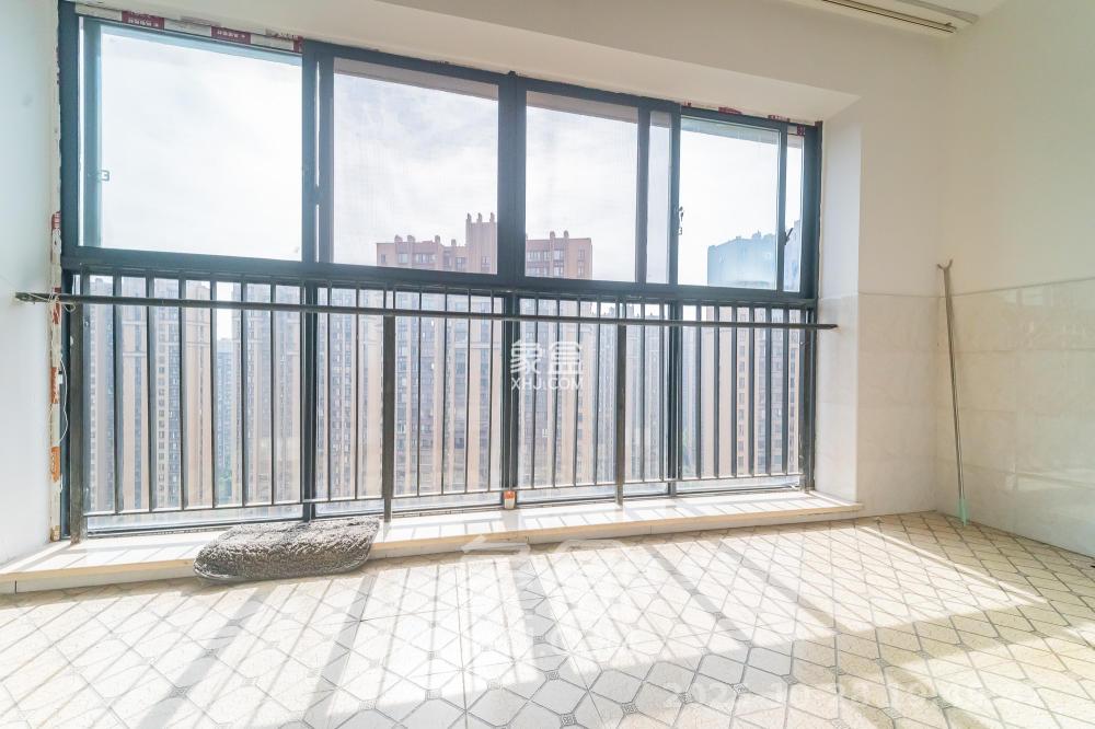 华润凤凰城三期  5室2厅1卫    4000.0元/月 华润凤凰城三期  5室2厅1卫    4000.0元/月室内图