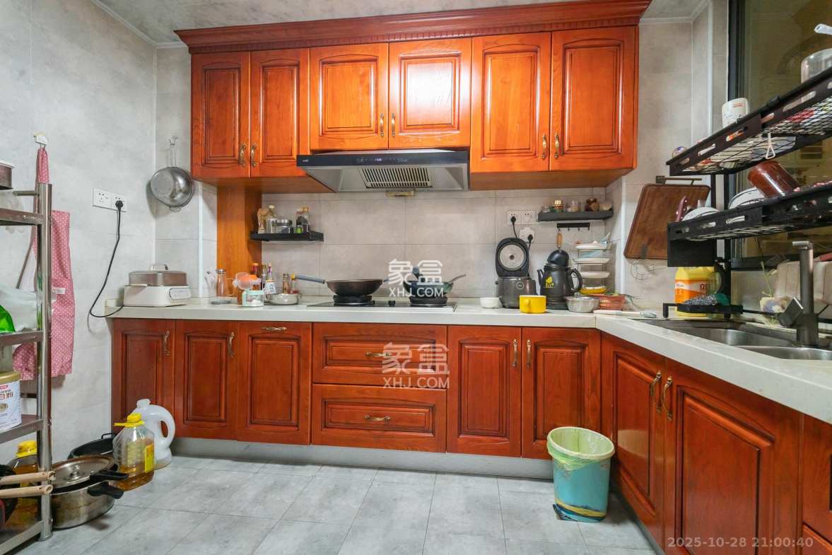 深业睿城 5室2厅3卫 222.0万 深业睿城 5室2厅3卫 222.0万厨房