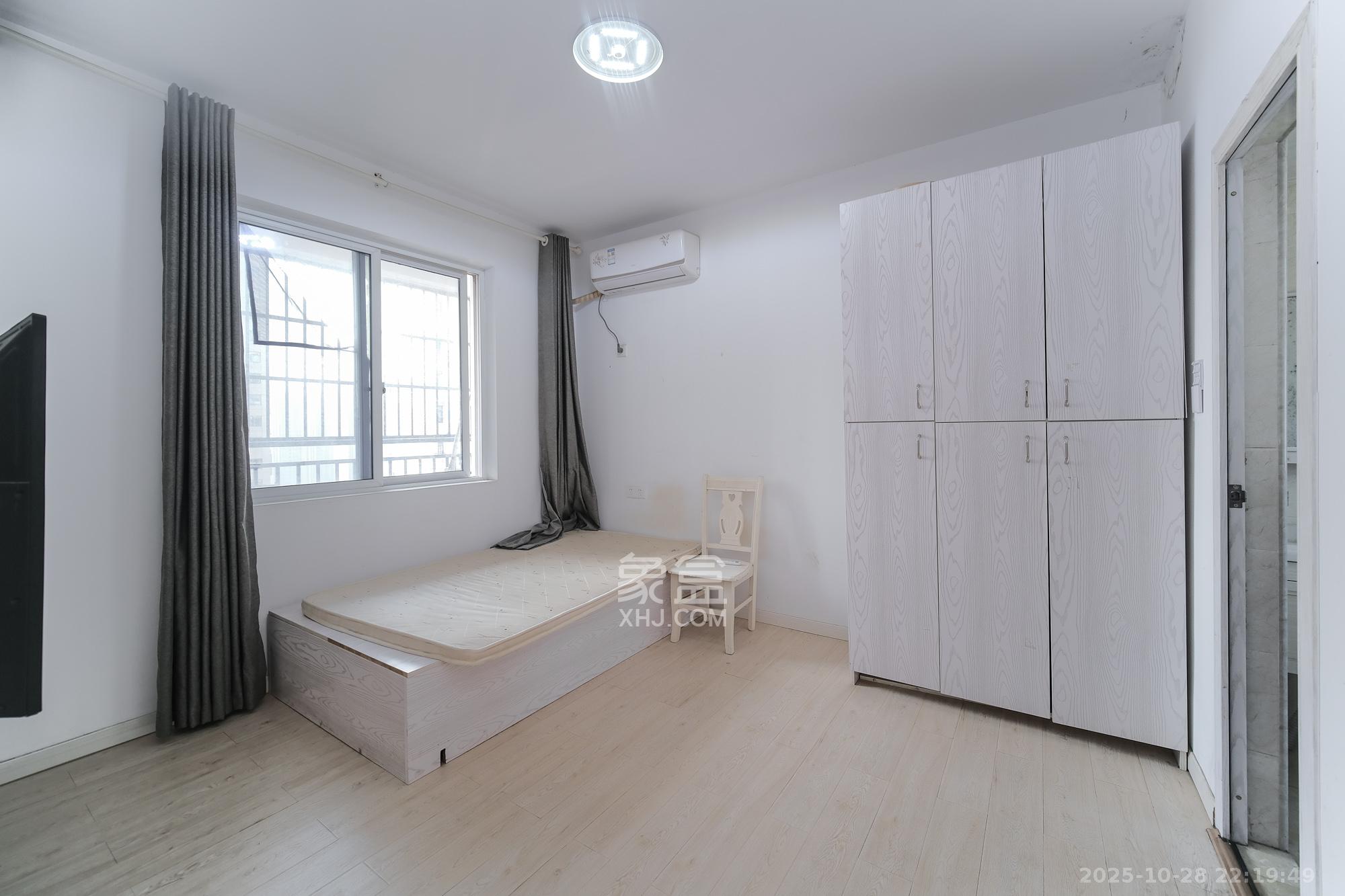 和悦城(蟠龙景苑)  3室2厅2卫    56.8万卧室