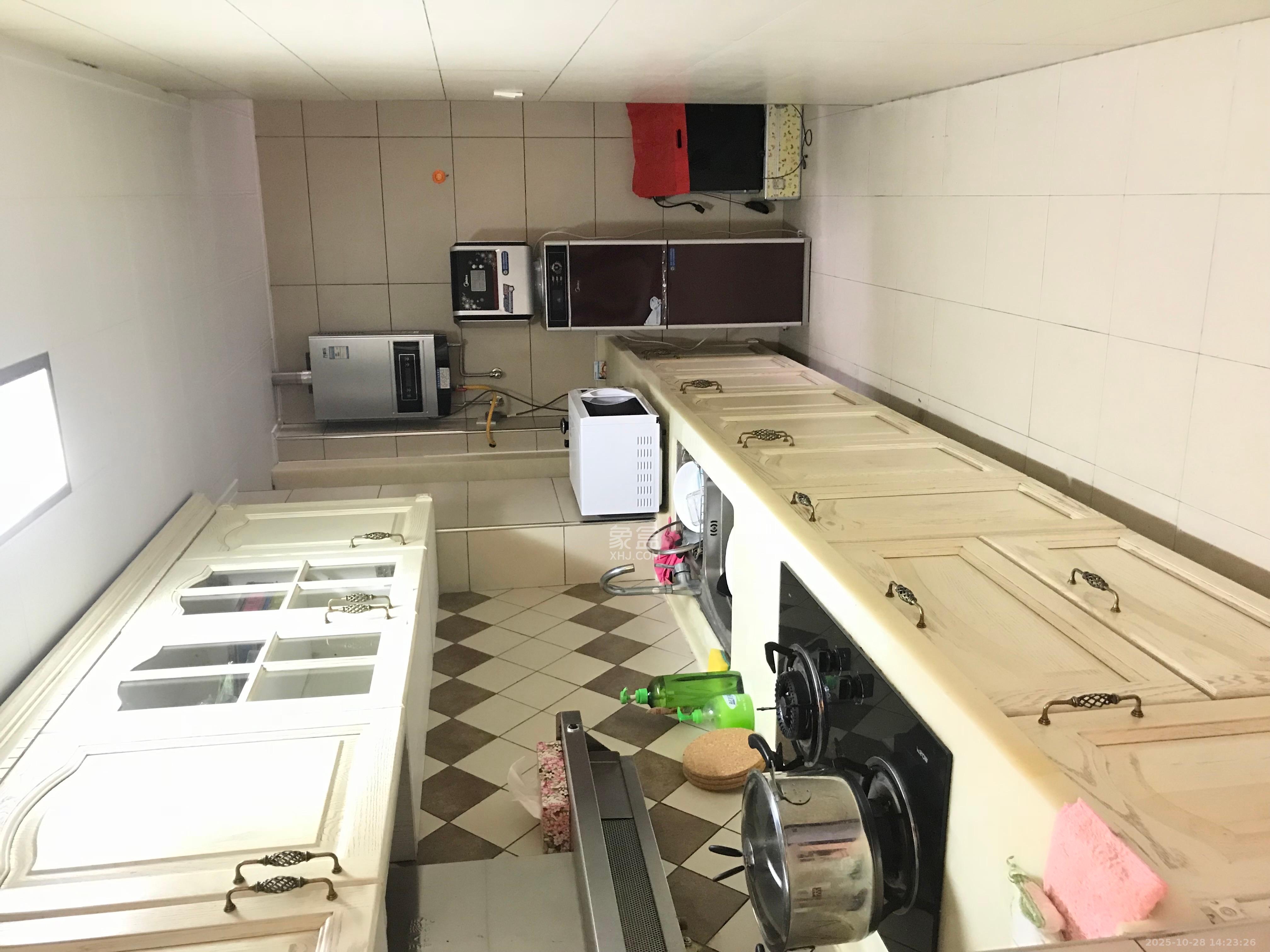 保利麓谷林语D区  2室2厅1卫    2400.0元/月 保利麓谷林语D区  2室2厅1卫    2400.0元/月室内图