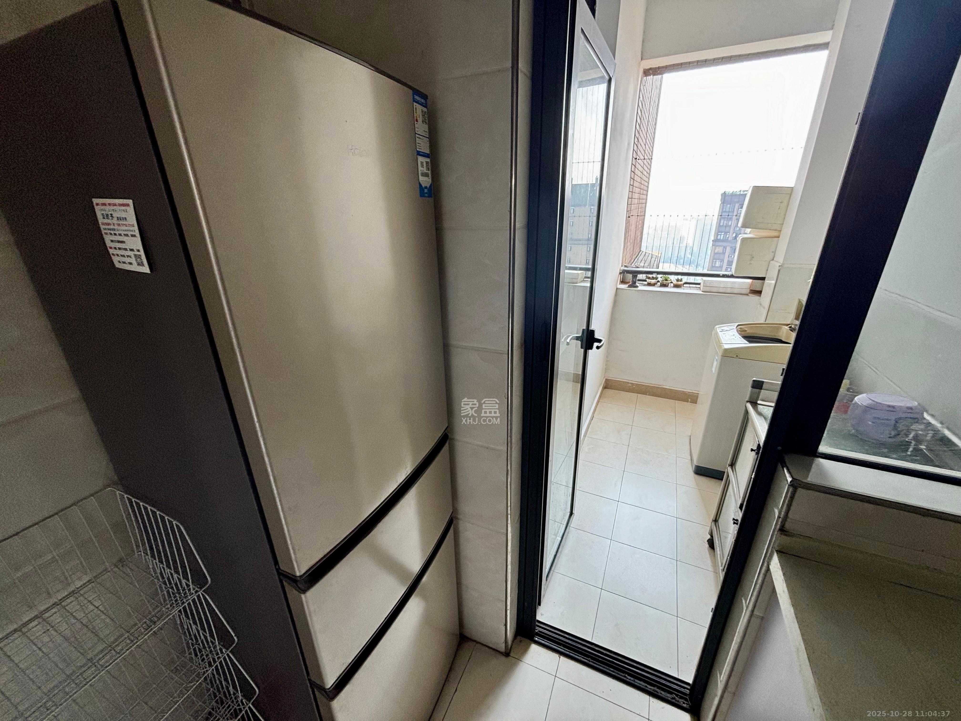 中央美郡  2室2厅1卫    2500.0元/月室内图