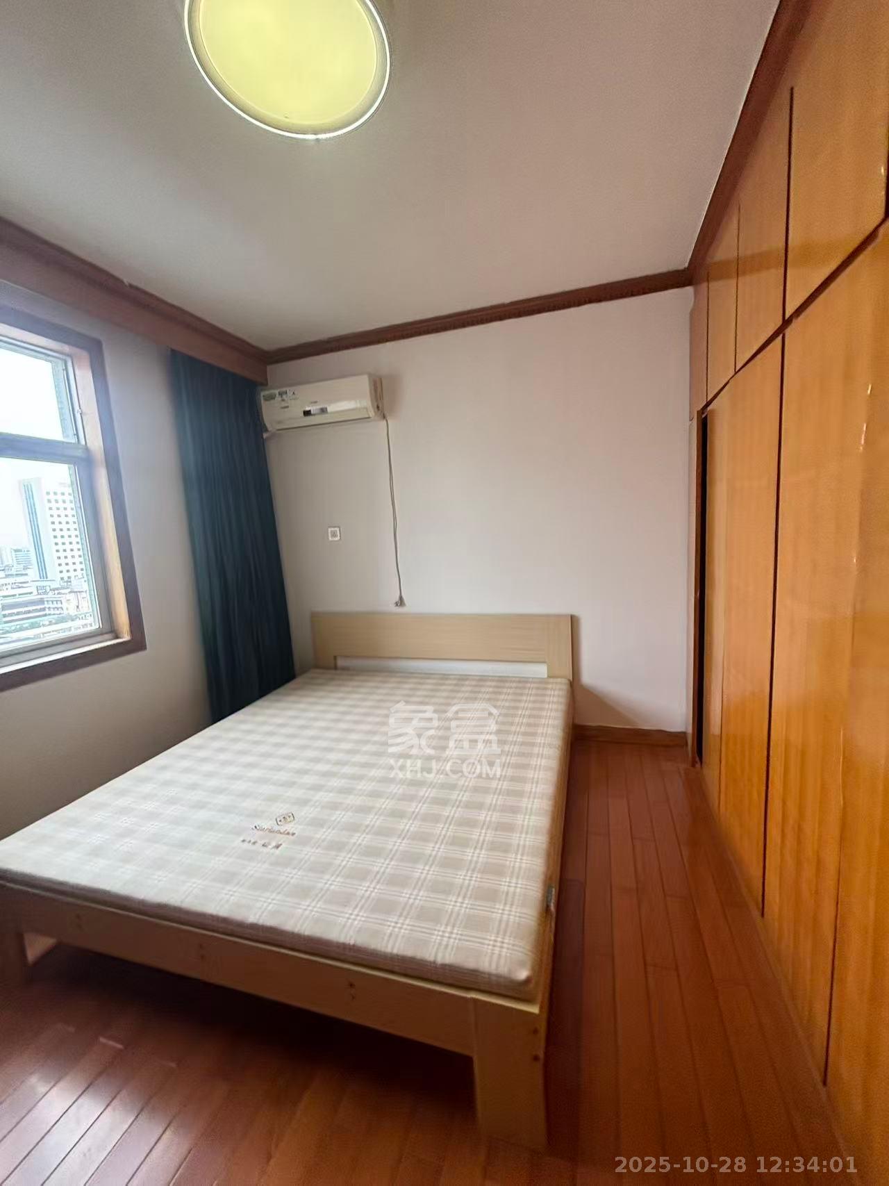 长铁高层  2室1厅1卫    2200.0元/月 长铁高层  2室1厅1卫    2200.0元/月室内图