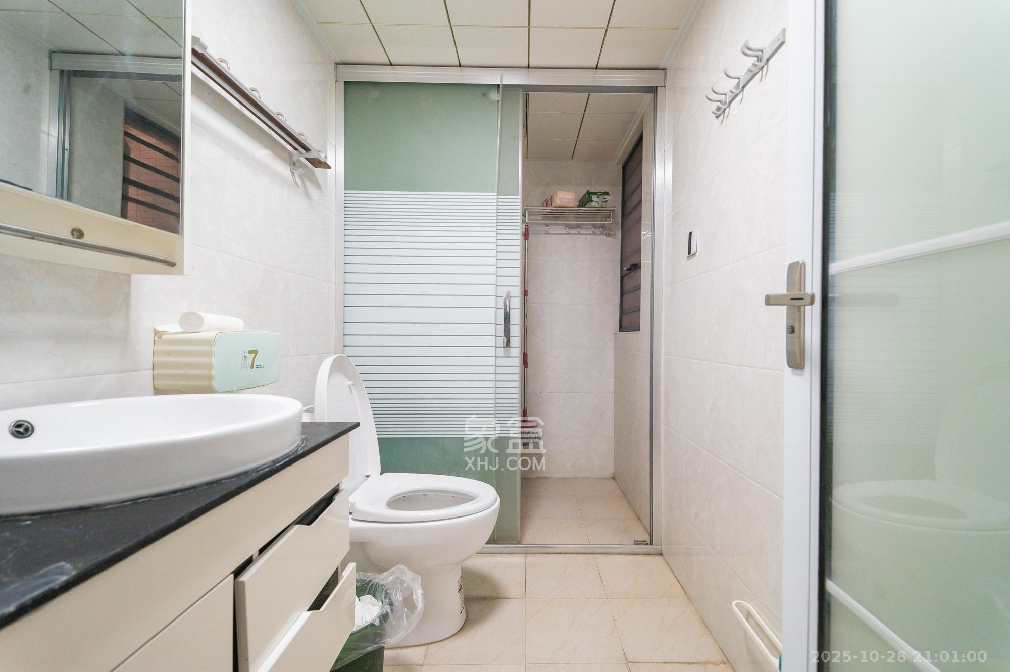 深业睿城  4室2厅3卫    189.8万卫生间