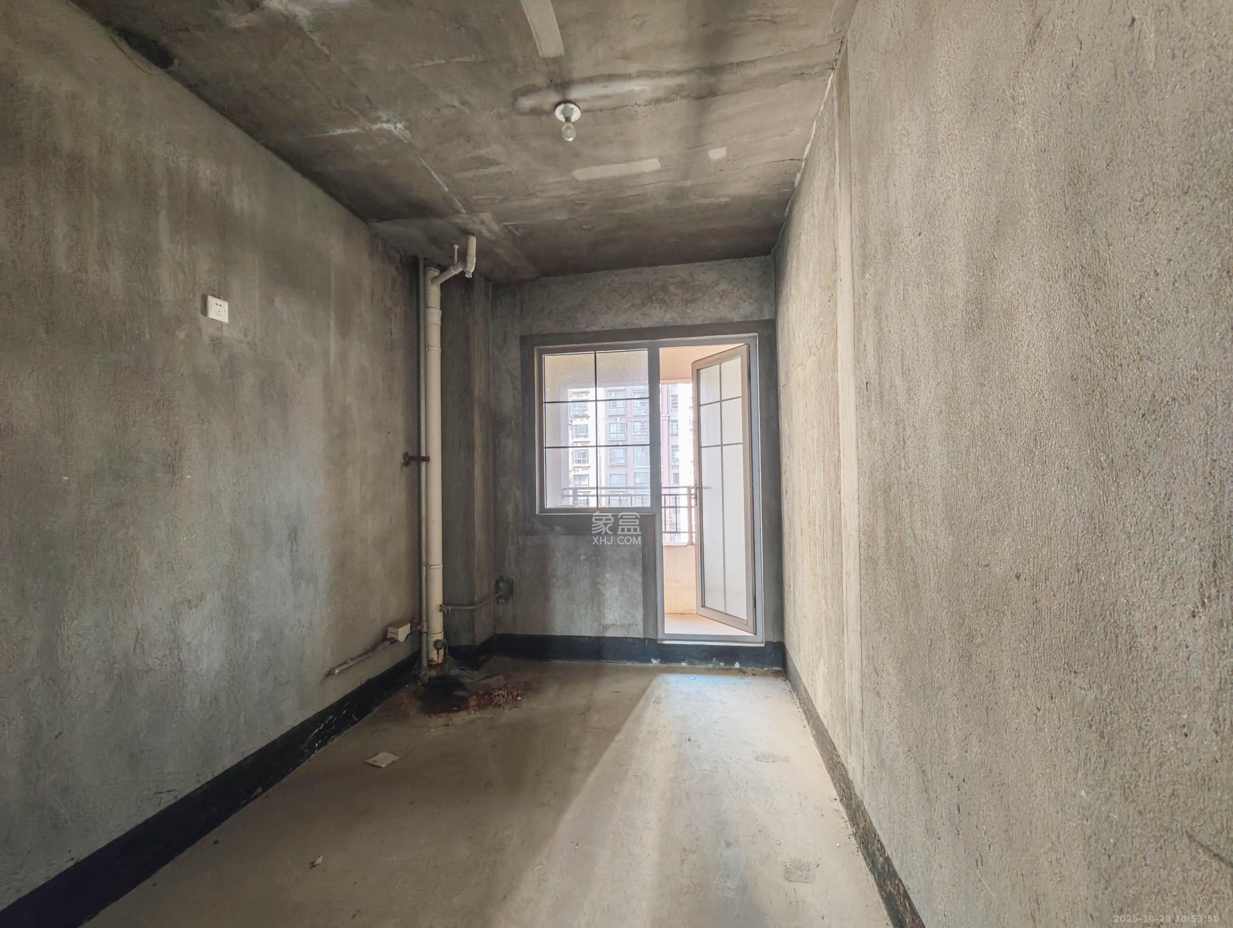 托斯卡纳洋房高层  5室2厅2卫    208.0万 托斯卡纳洋房高层  5室2厅2卫    208.0万其他