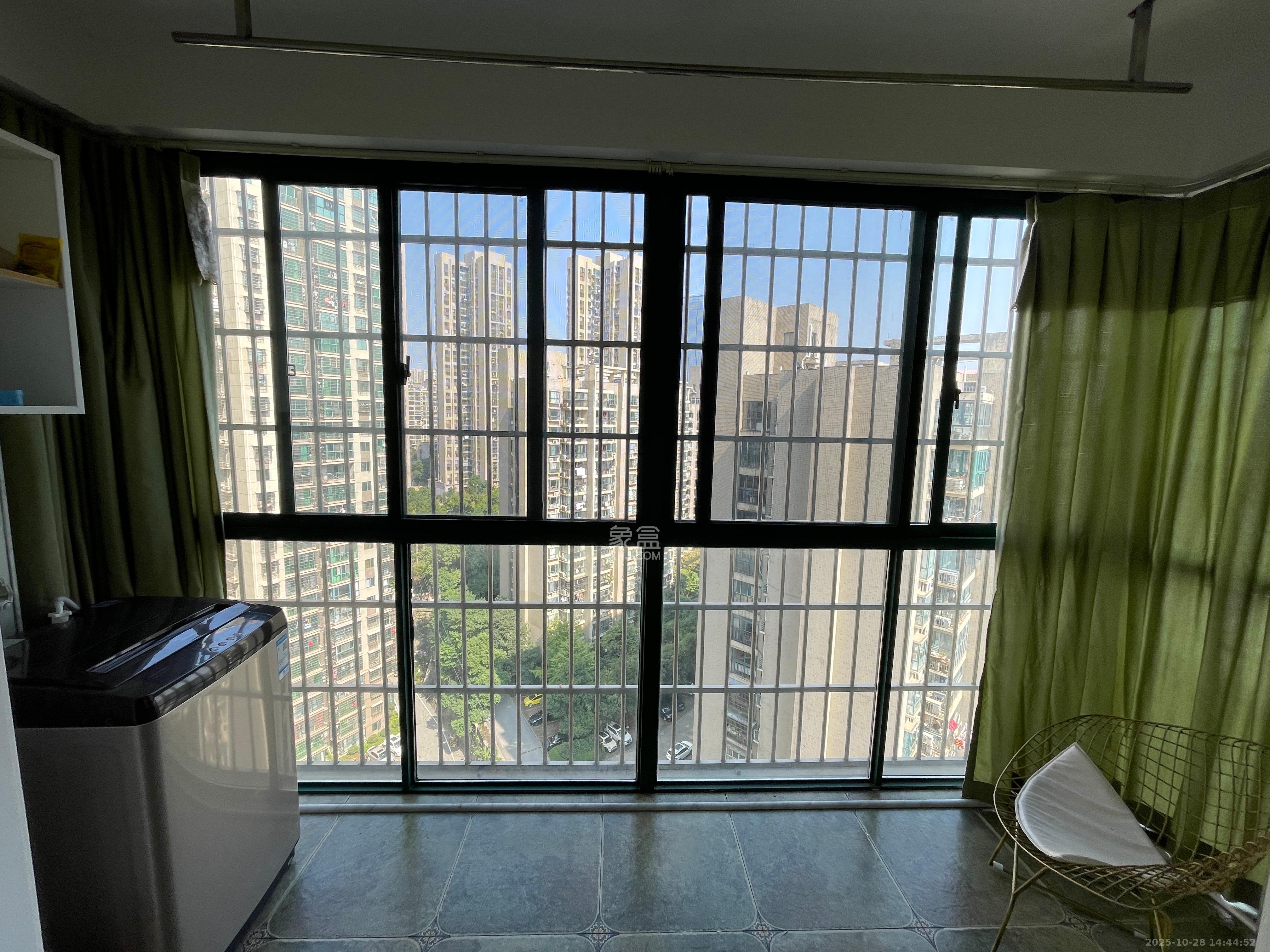 西韵佳苑  2室2厅1卫    2400.0元/月 西韵佳苑  2室2厅1卫    2400.0元/月室内图