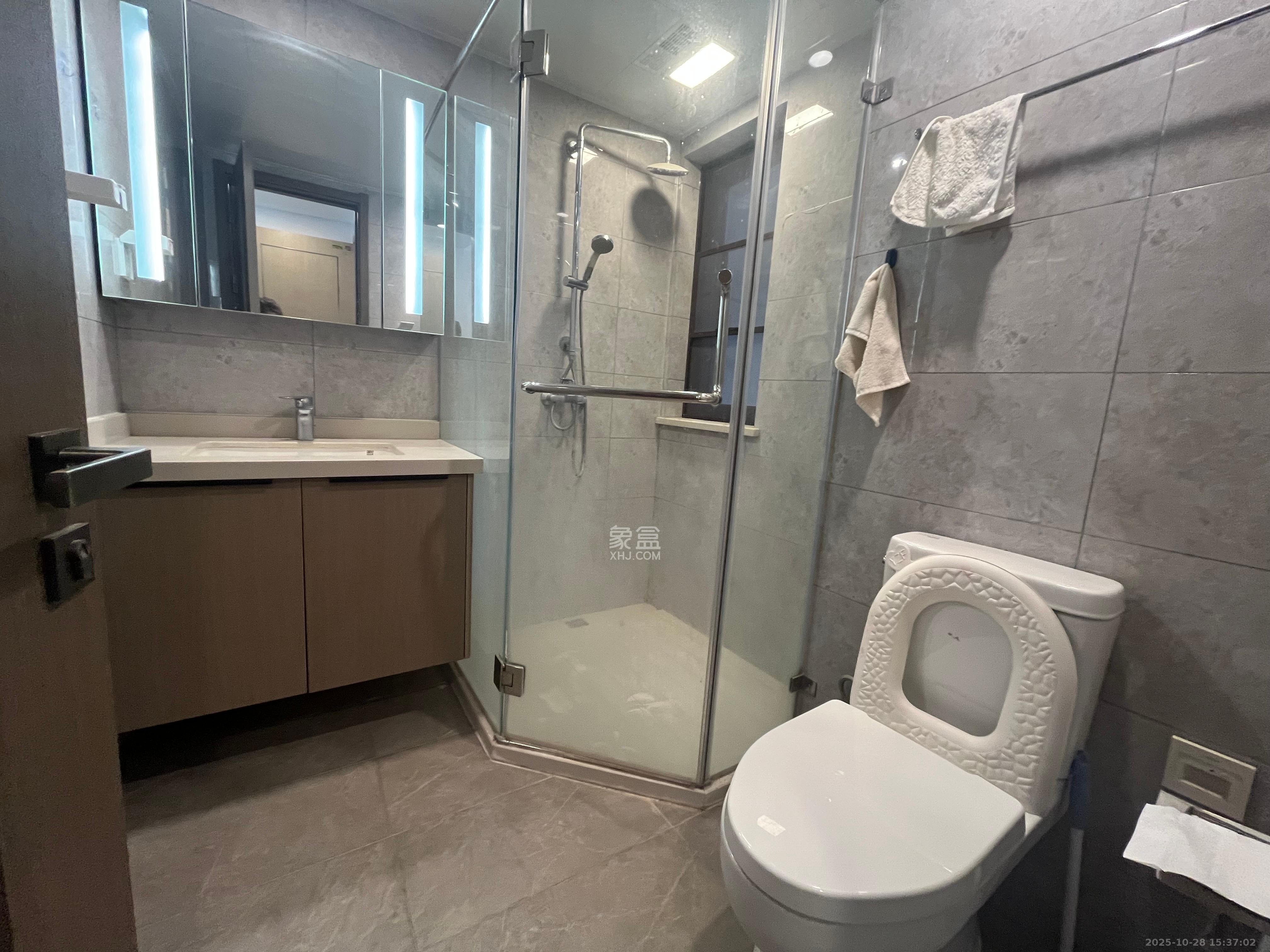 龙湖铂金中心（龙湖春江郦城）  3室2厅2卫    4200.0元/月室内图