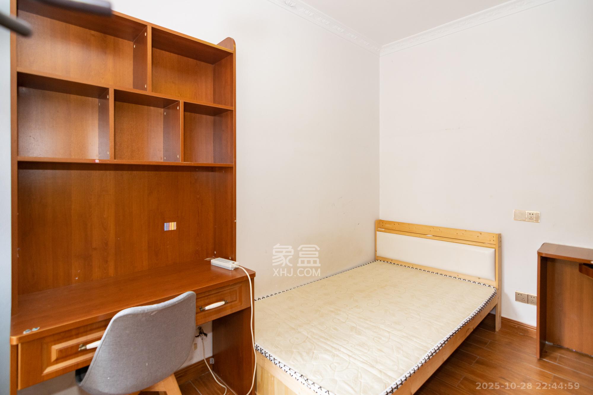 澳海澜庭  2室2厅1卫    46.0万卧室