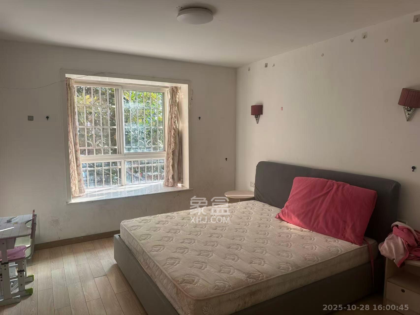 都市春天  3室2厅1卫    2600.0元/月室内图