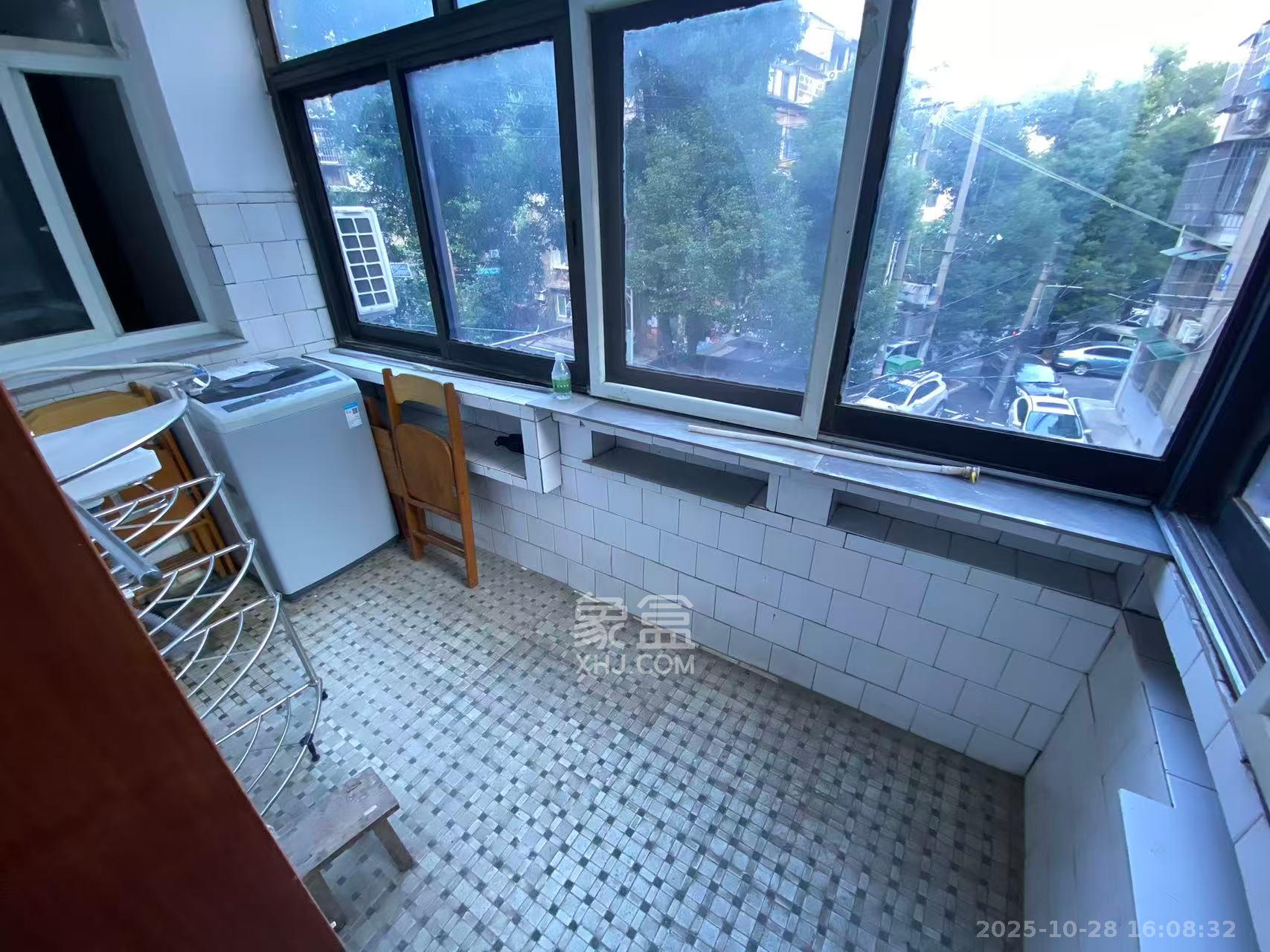 东风一村社区房（王家垅）  2室1厅1卫    1500.0元/月室内图