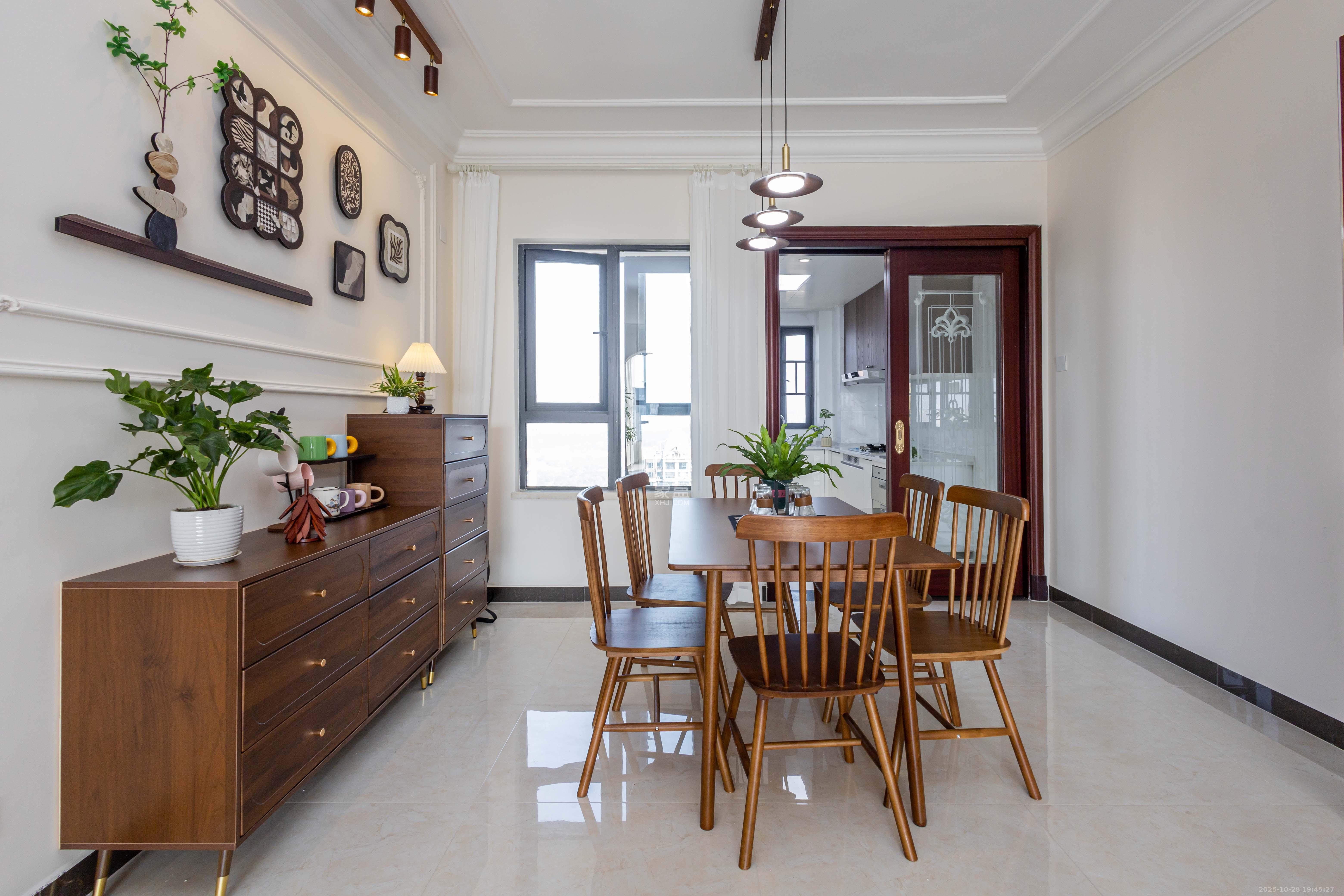 恒大江湾  4室2厅2卫    132.8万客厅