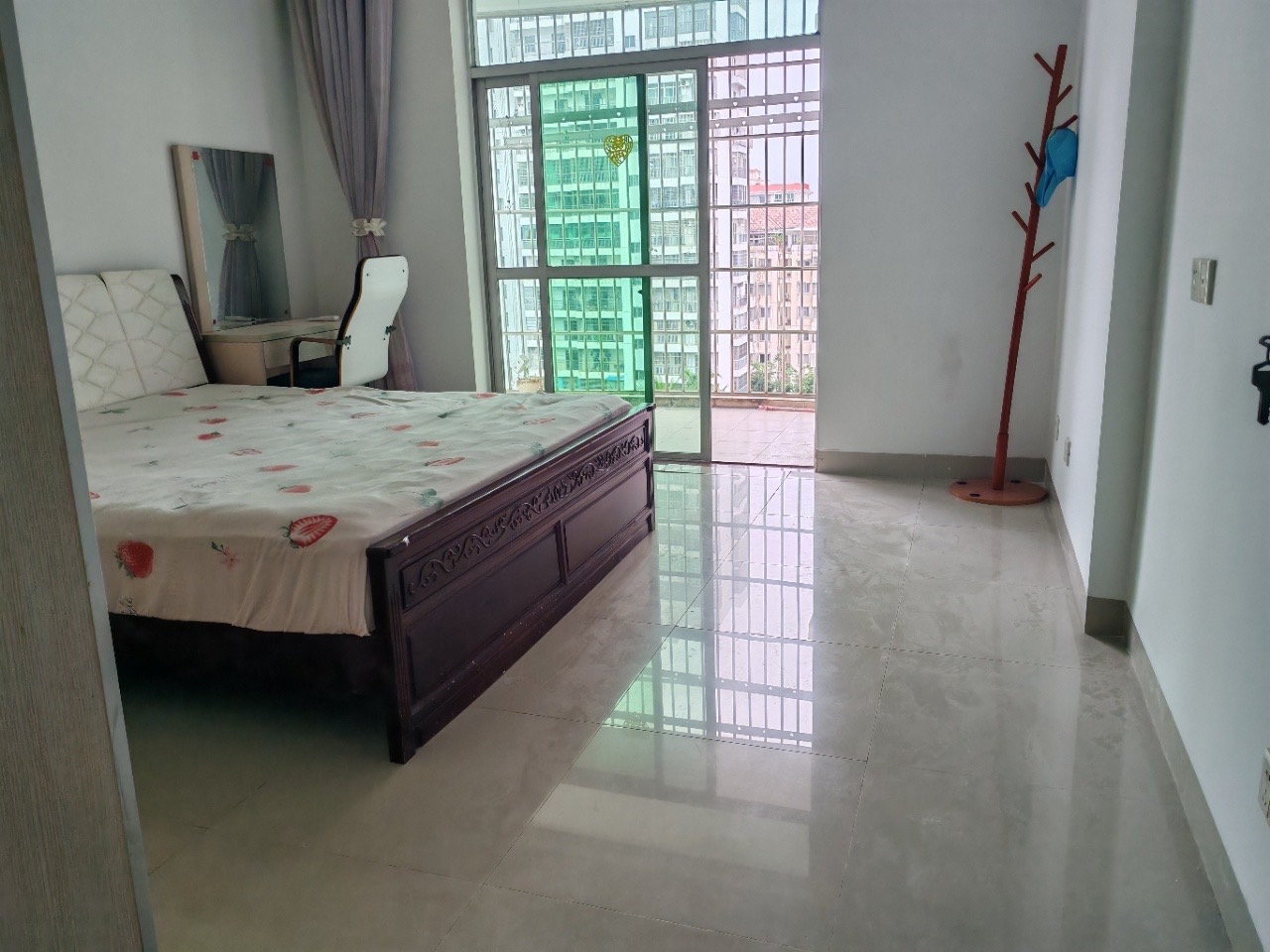 吉宝佳园 3室2厅2卫 175.0万 吉宝佳园 3室2厅2卫 175.0万客厅