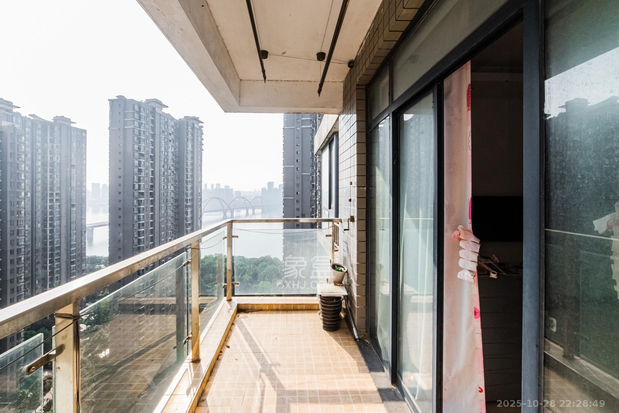 湘江世纪城悦江苑  2室2厅1卫    80.0万阳台