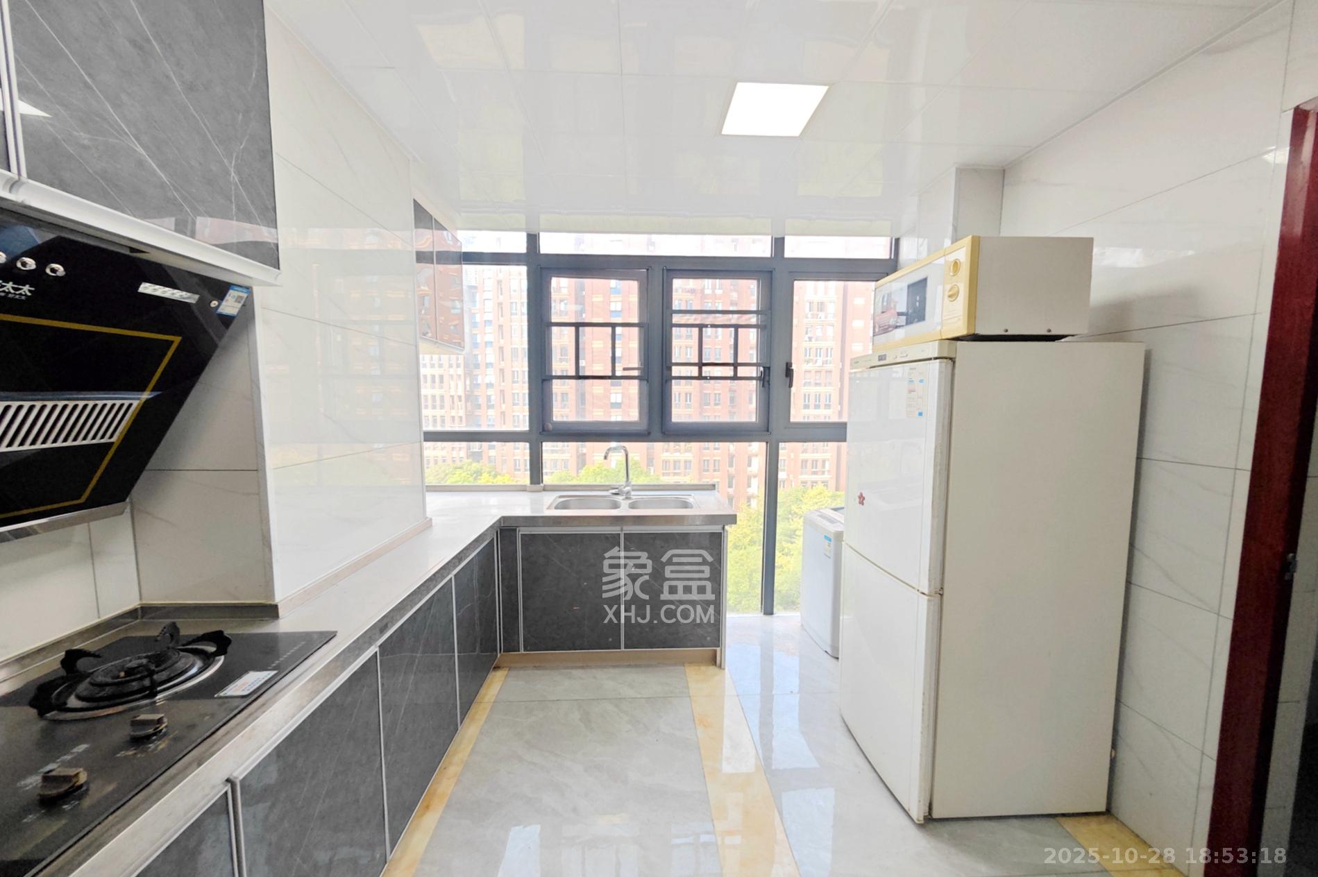 和卉家园  4室2厅1卫    138.0万厨房