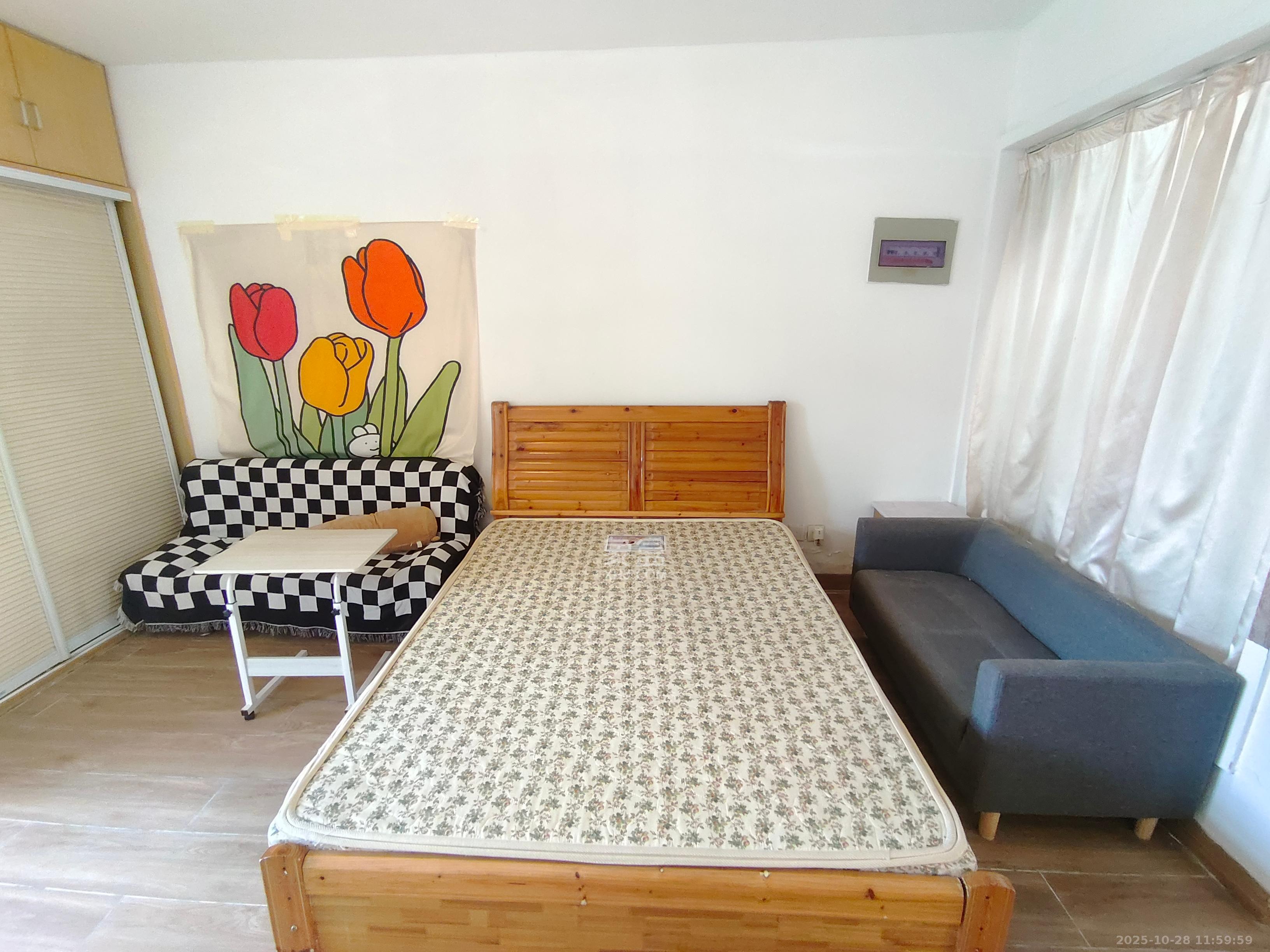 阳光100二期  1室1厅1卫    1200.0元/月 阳光100二期  1室1厅1卫    1200.0元/月室内图1