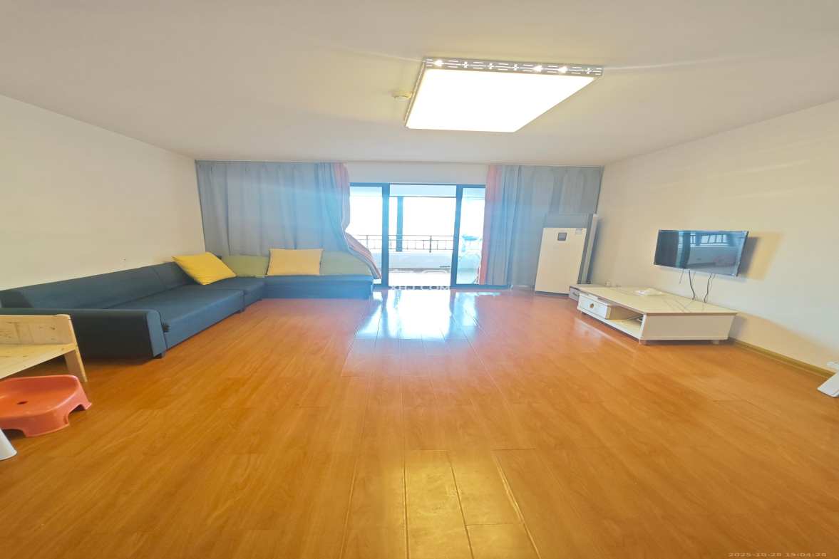 长房天翼未来城  3室1厅1卫    3500.0元/月 长房天翼未来城  3室1厅1卫    3500.0元/月室内图