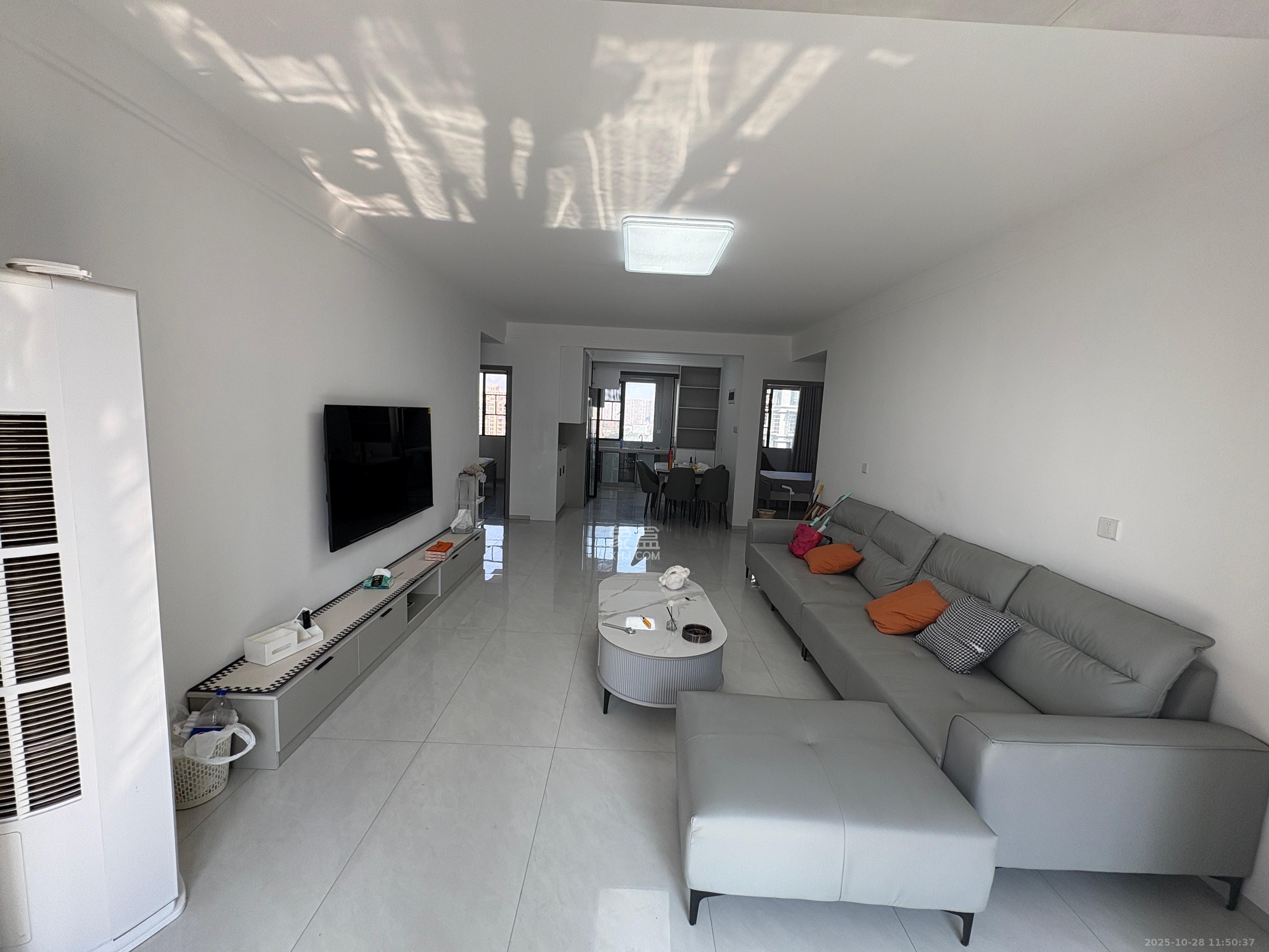 旭日嘉苑  3室2厅1卫    3200.0元/月 旭日嘉苑  3室2厅1卫    3200.0元/月室内图