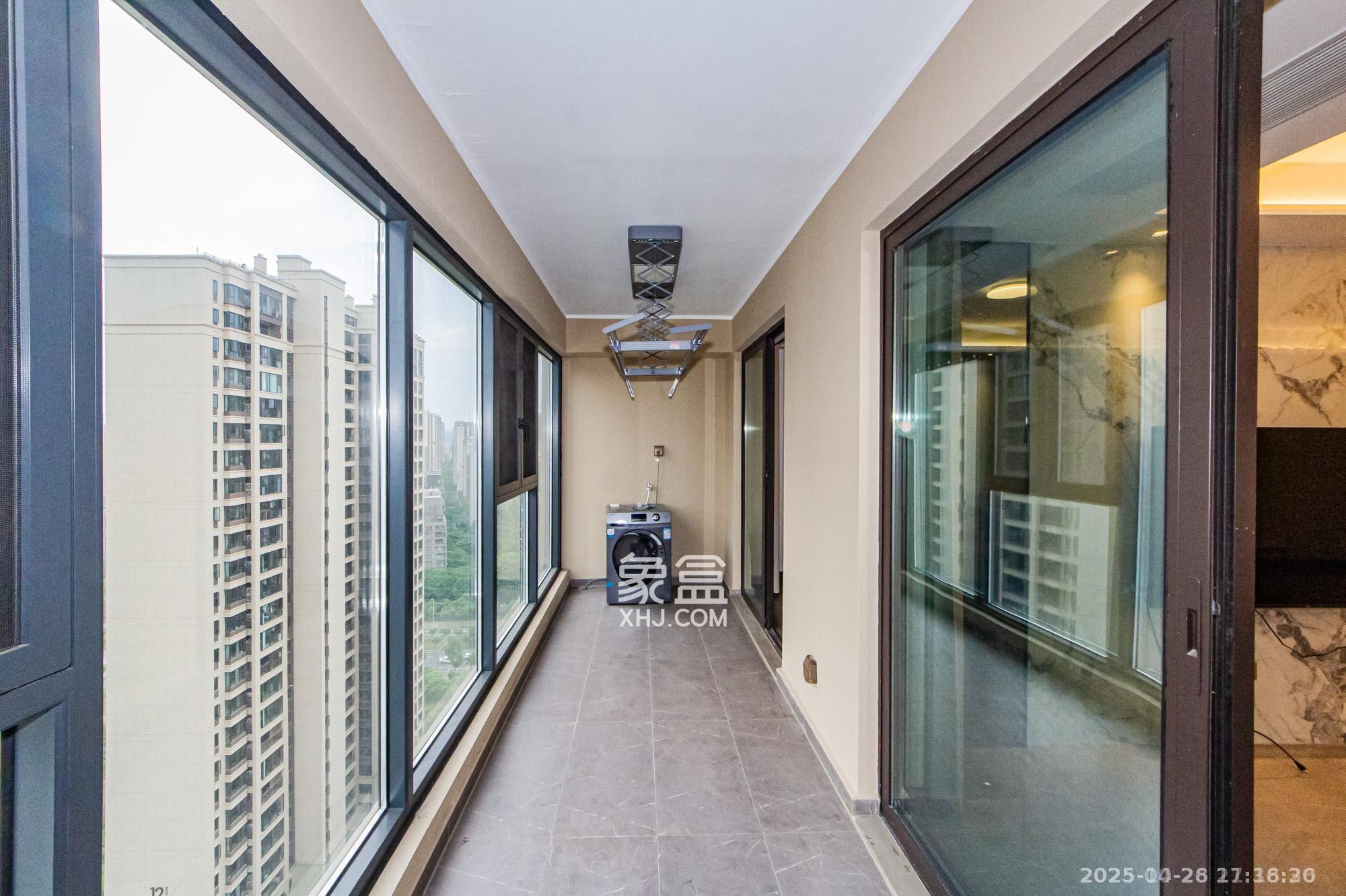 龙湖春江天玺  3室2厅1卫    3600.0元/月室内图