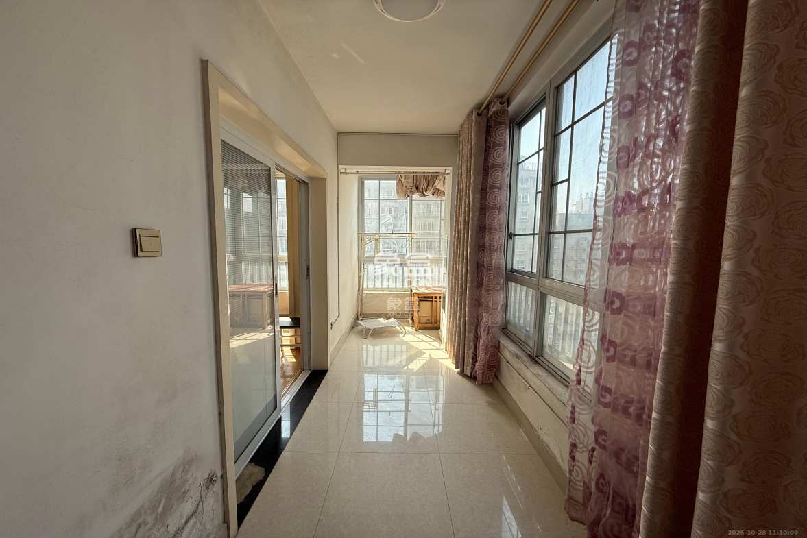 月湖兰庭  1室1厅1卫    2000.0元/月 月湖兰庭  1室1厅1卫    2000.0元/月室内图