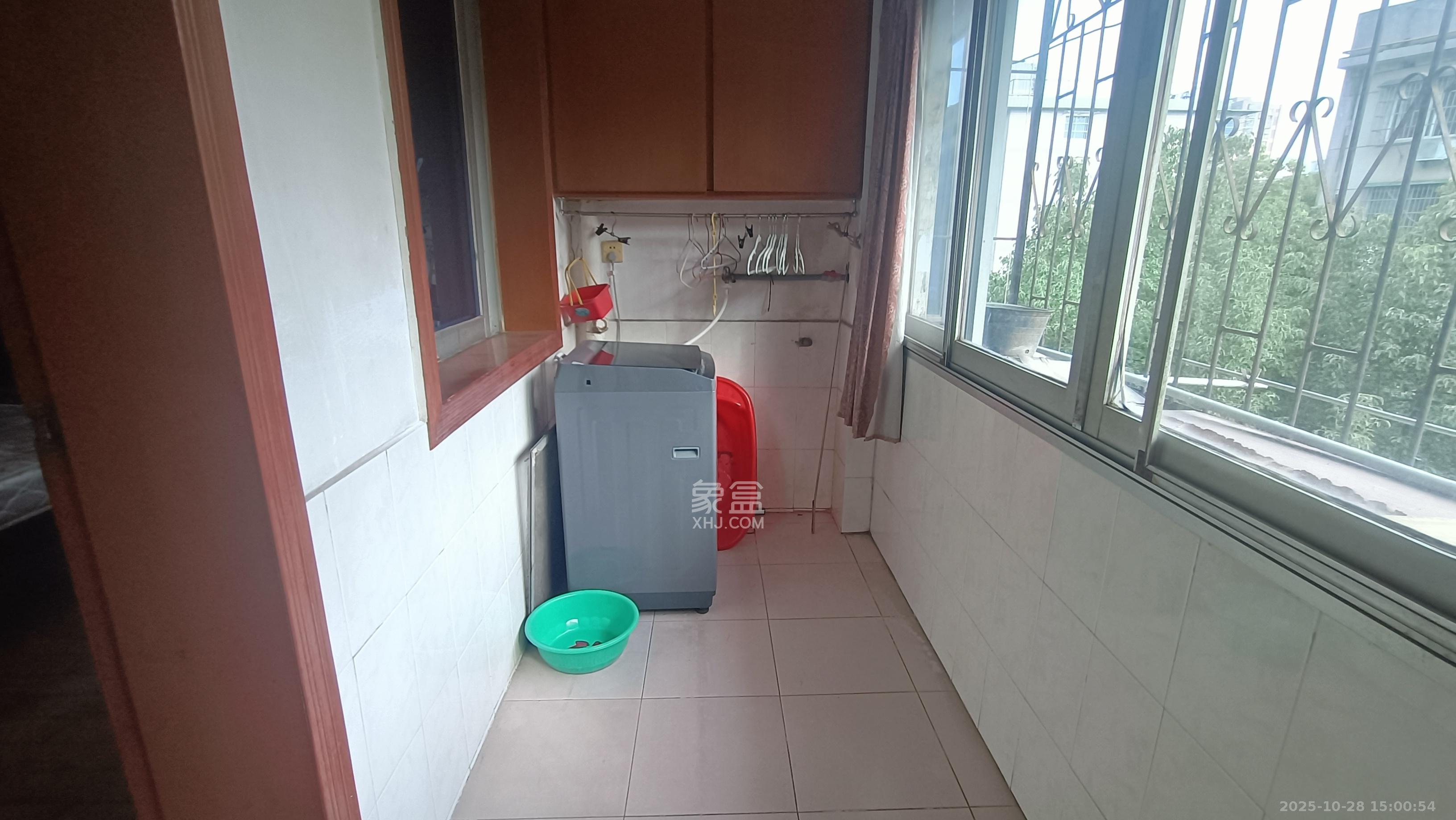 红花坡轻工设计院(轻安宿舍)  2室1厅1卫    1500.0元/月 红花坡轻工设计院(轻安宿舍)  2室1厅1卫    1500.0元/月室内图