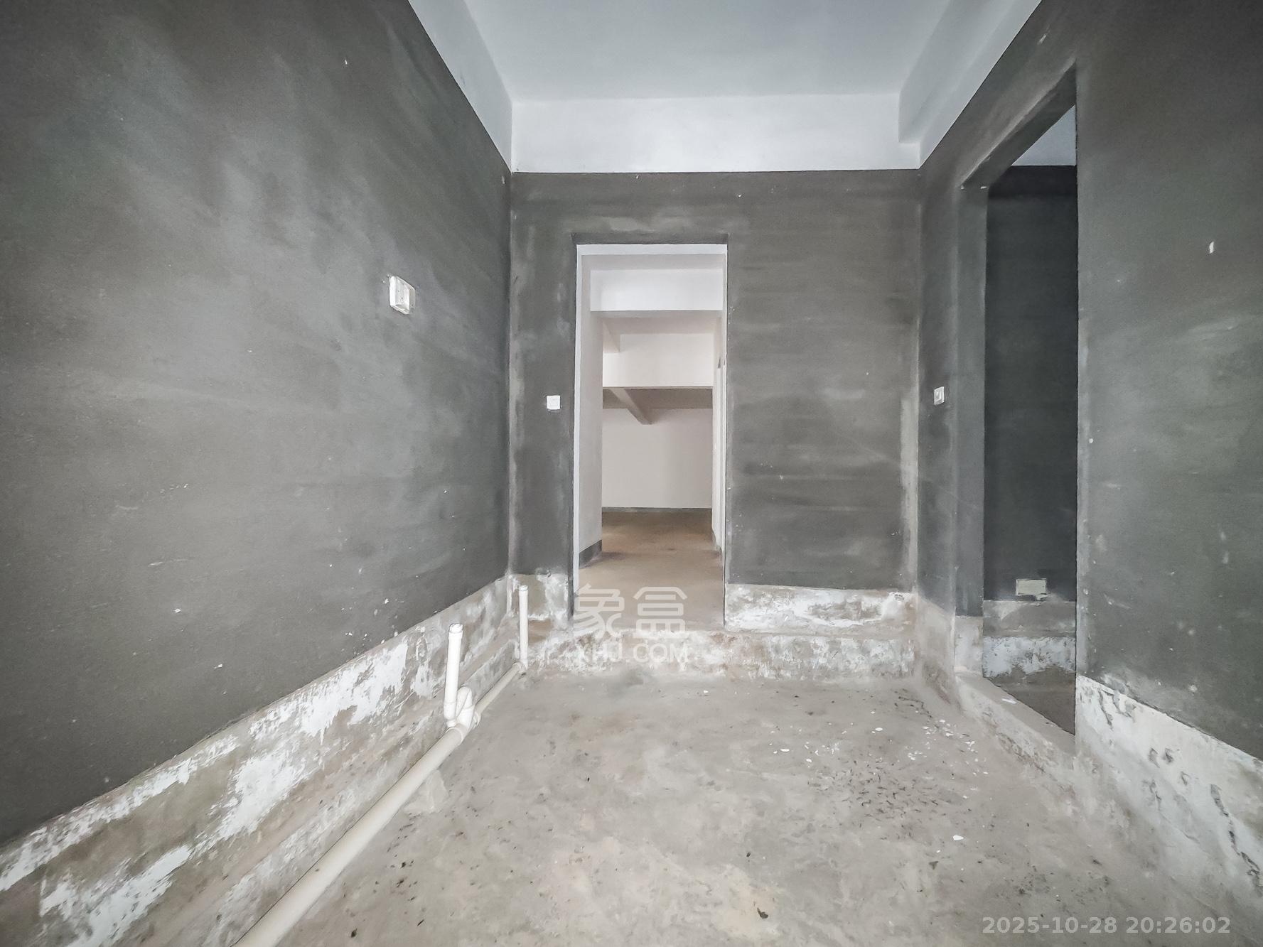 绿城青竹园  5室3厅4卫    1800.0万 绿城青竹园  5室3厅4卫    1800.0万其他