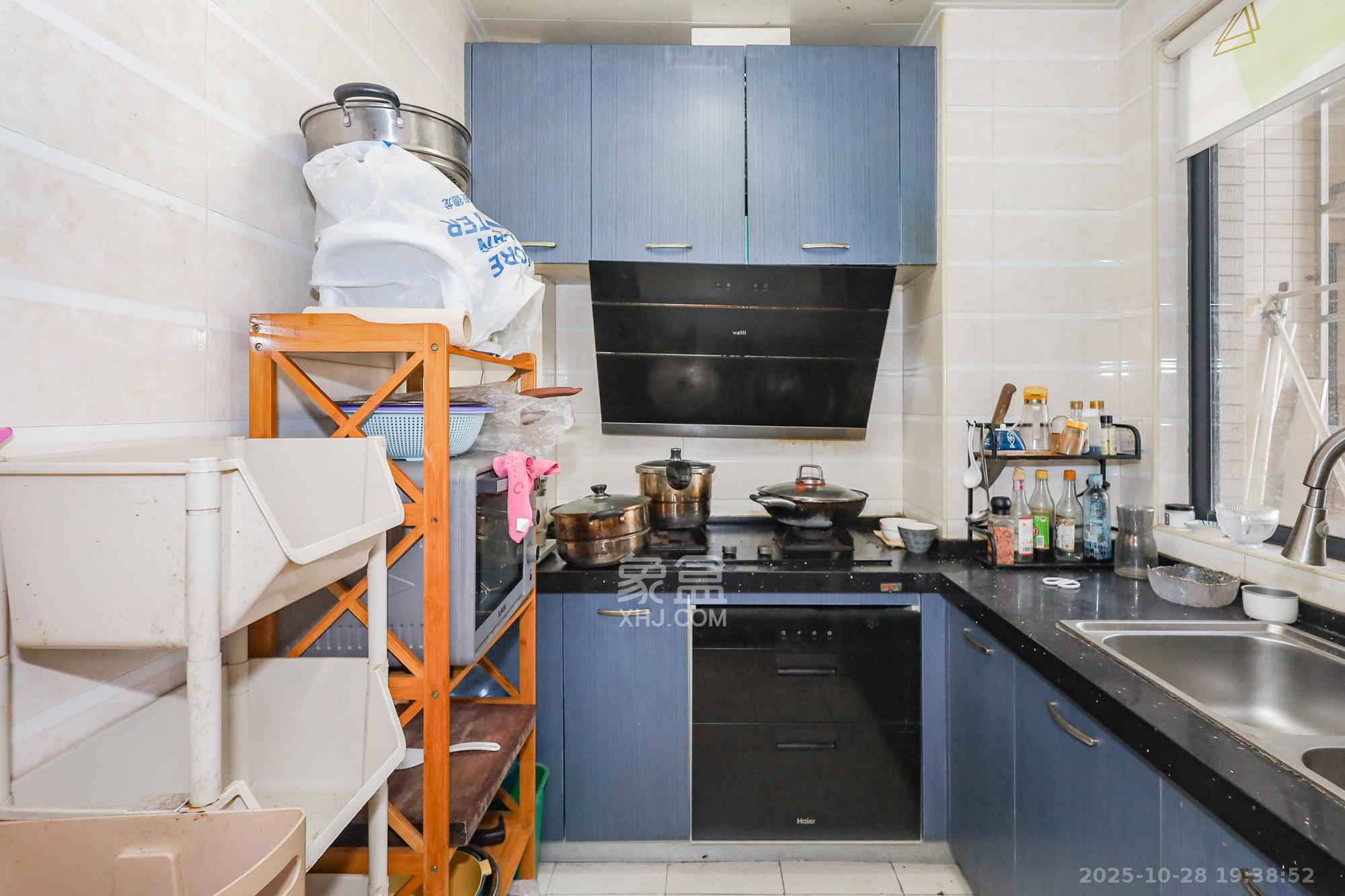 钰龙天下一期  2室2厅1卫    230.0万厨房