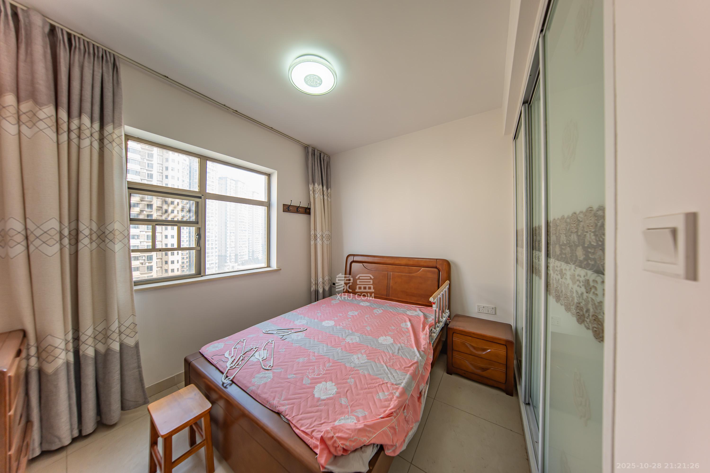 江山帝景雅典  3室2厅1卫    95.0万卧室