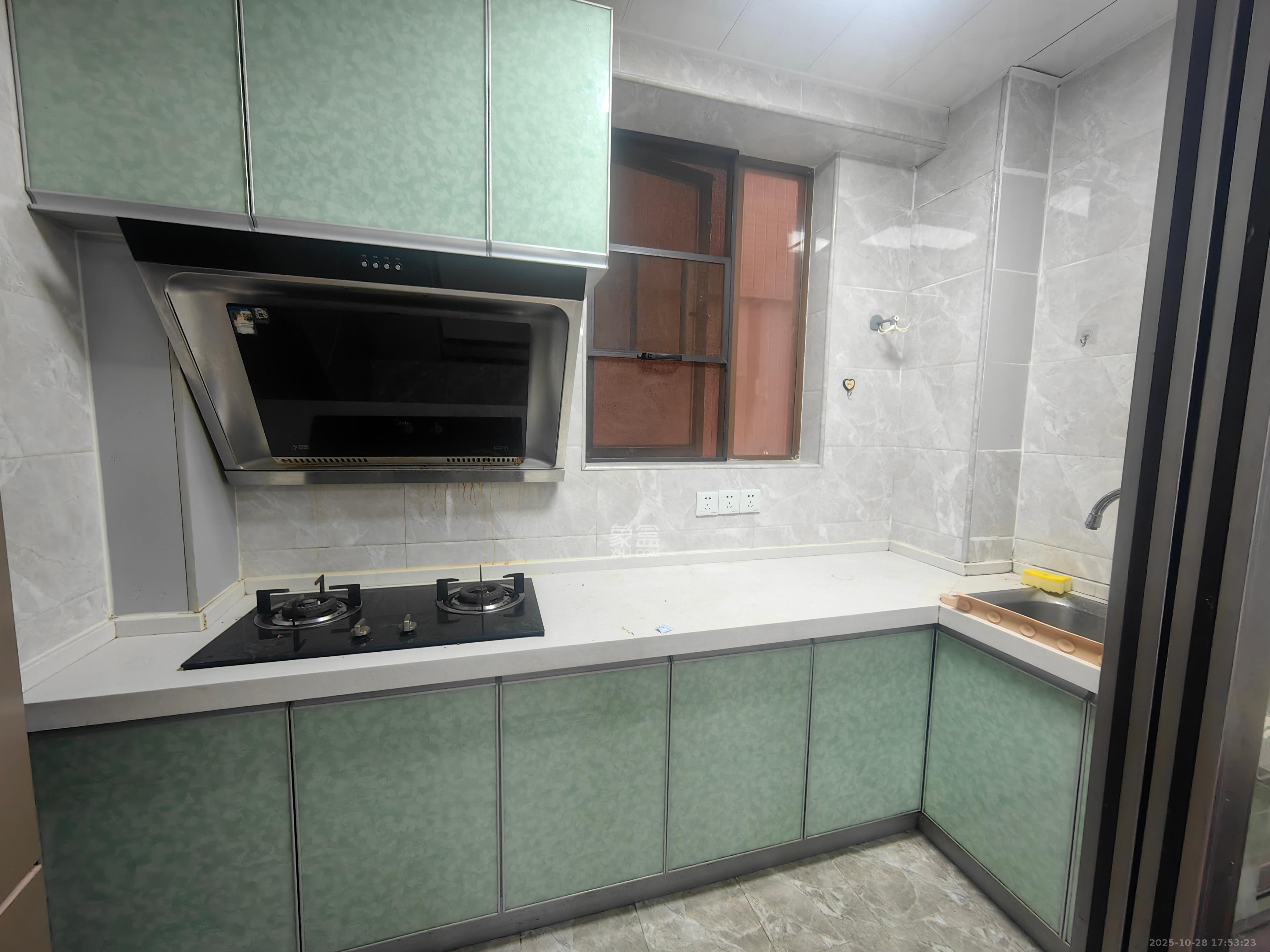 第六都(陆都小区)  3室2厅1卫    2500.0元/月 第六都(陆都小区)  3室2厅1卫    2500.0元/月室内图