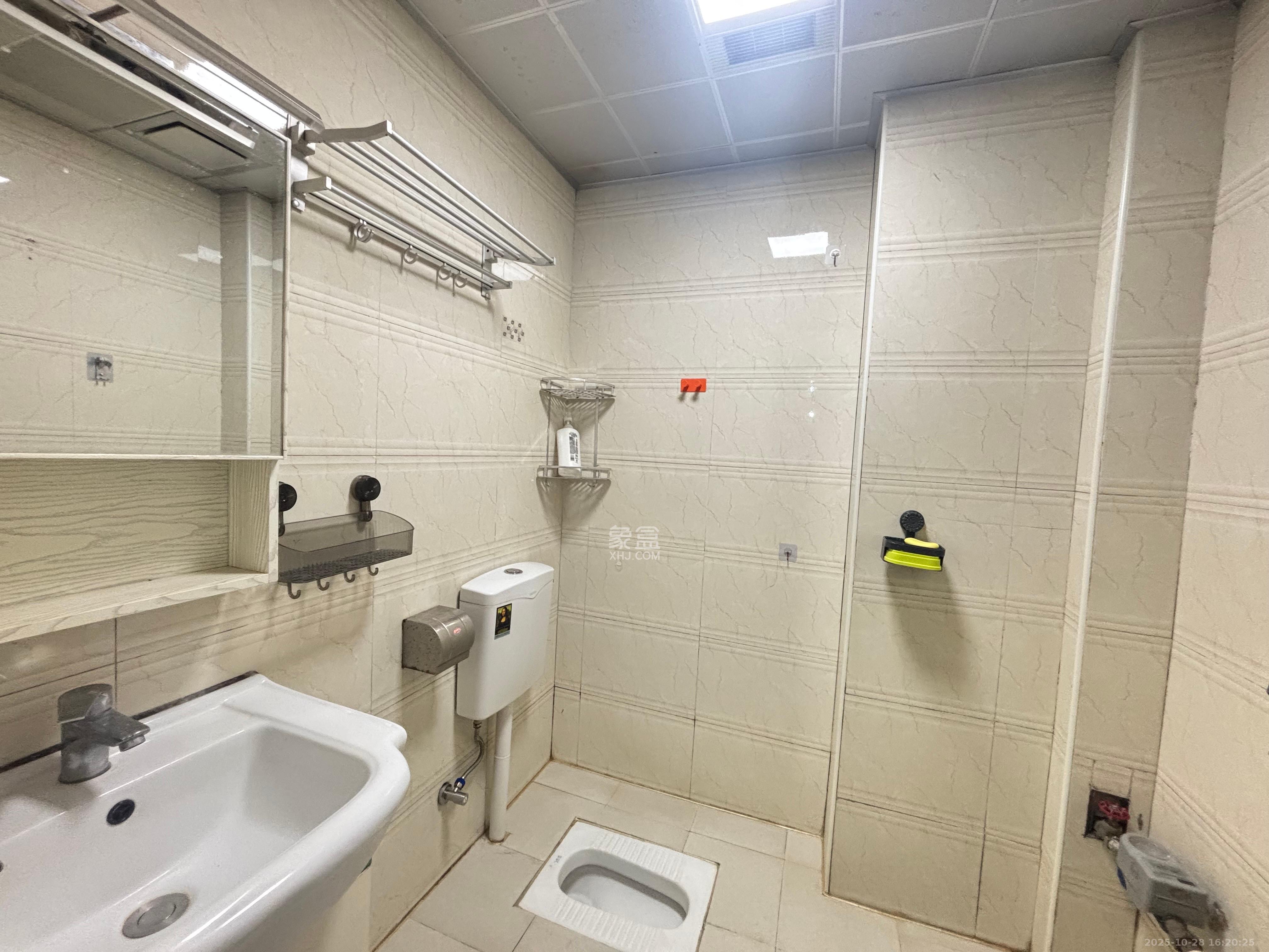 东方航标  1室1厅1卫    1550.0元/月室内图