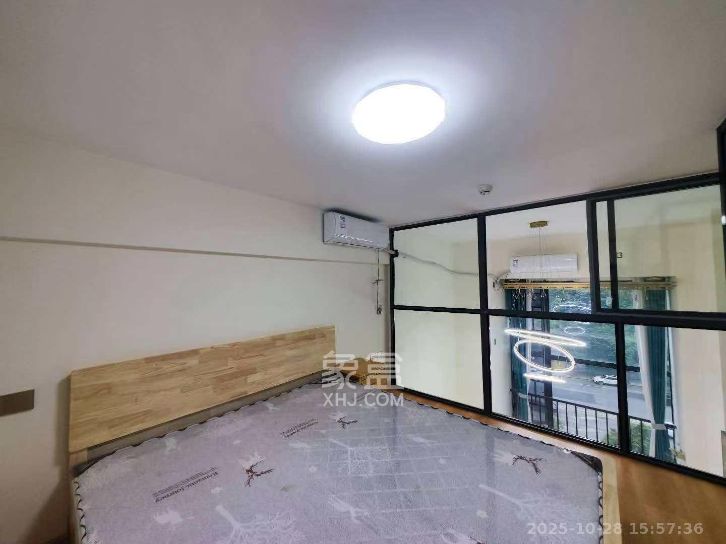 天麓轻奢国际  1室1厅1卫    1600.0元/月 天麓轻奢国际  1室1厅1卫    1600.0元/月室内图