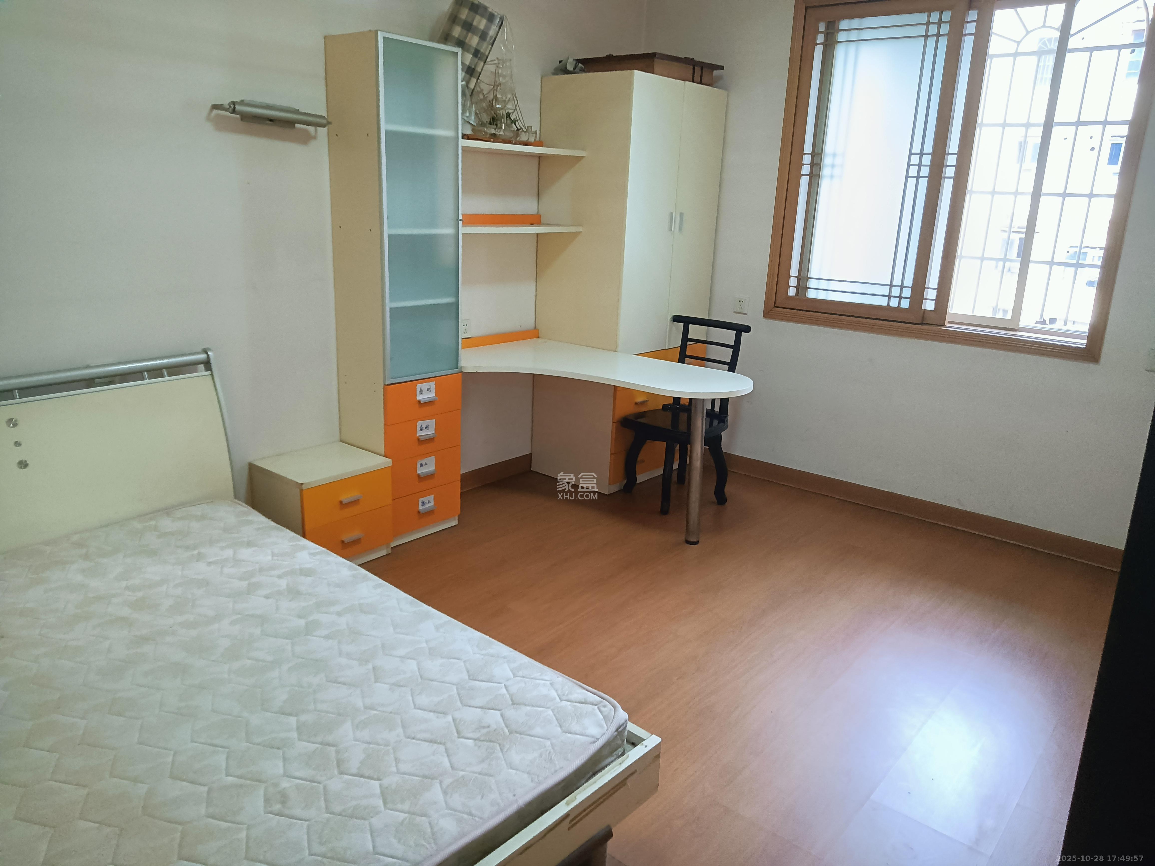 狮子山一片  3室1厅1卫    1800.0元/月 狮子山一片  3室1厅1卫    1800.0元/月室内图