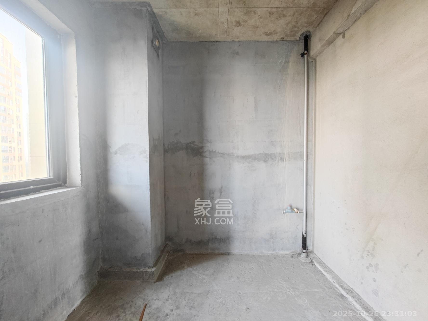 卓越蔚蓝城邦  3室2厅2卫    86.0万厨房