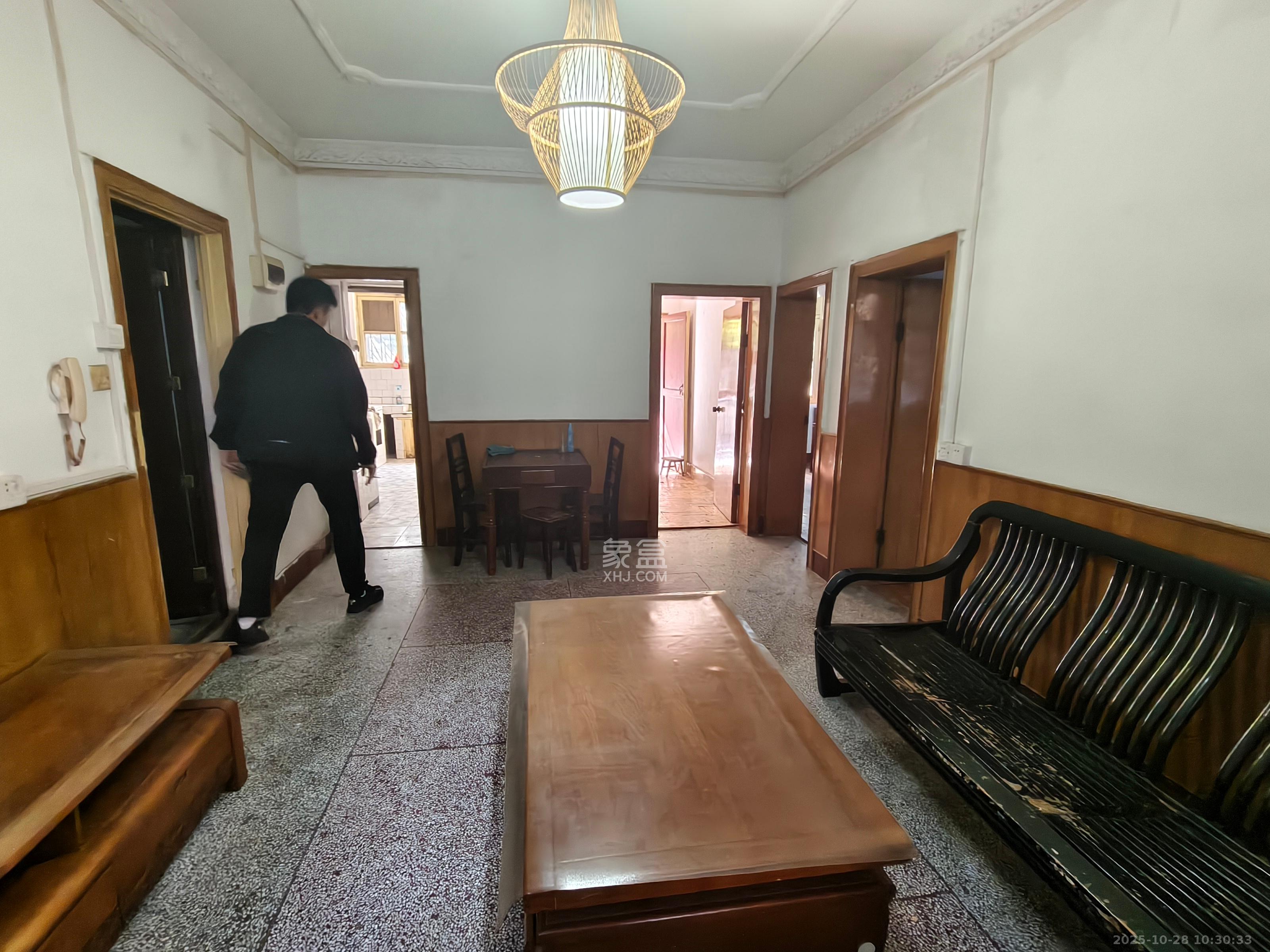 煤炭设计院宿舍  3室1厅1卫    1800.0元/月室内图