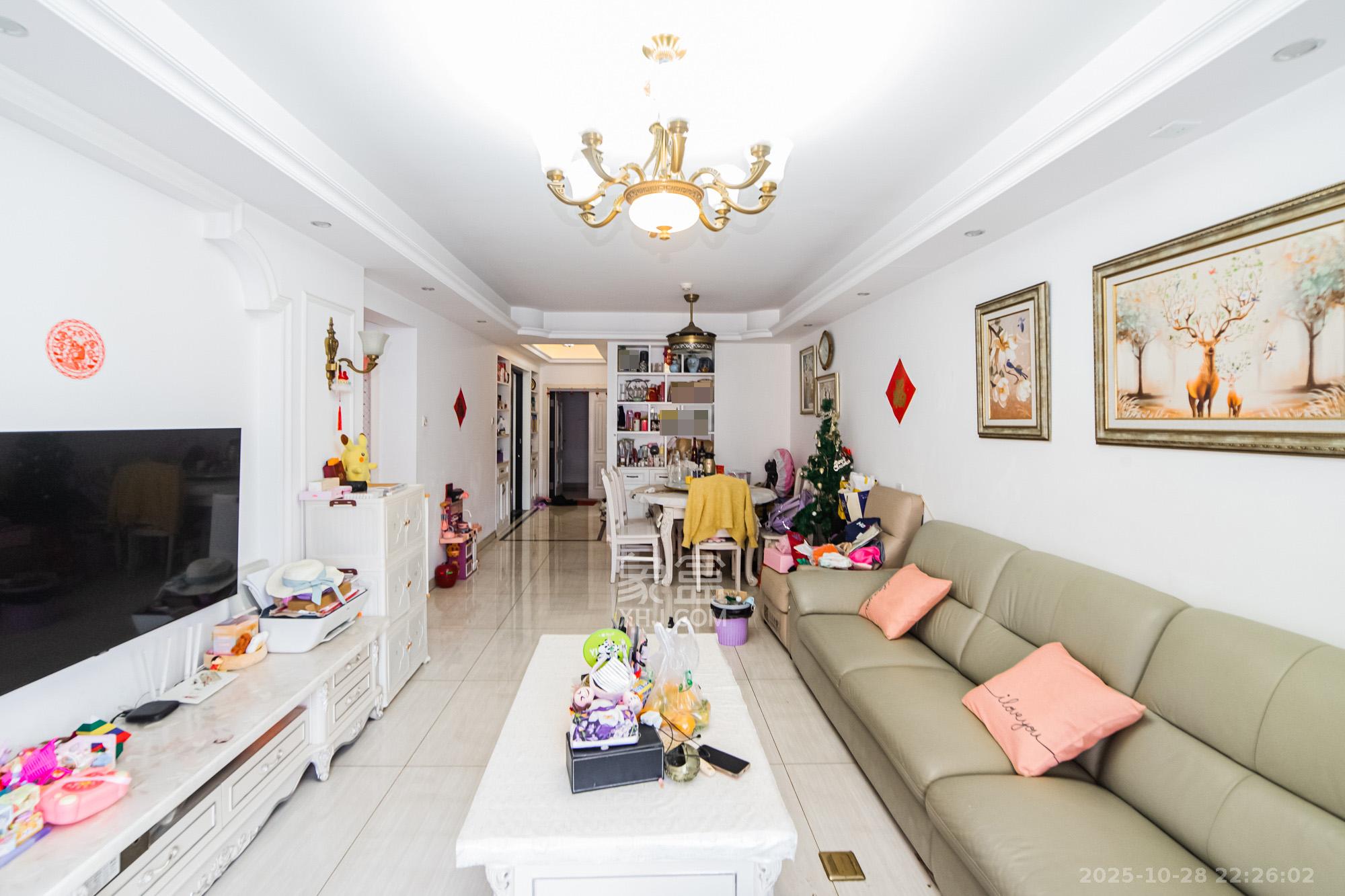 北辰三角洲E4区  3室1厅1卫    125.0万客厅