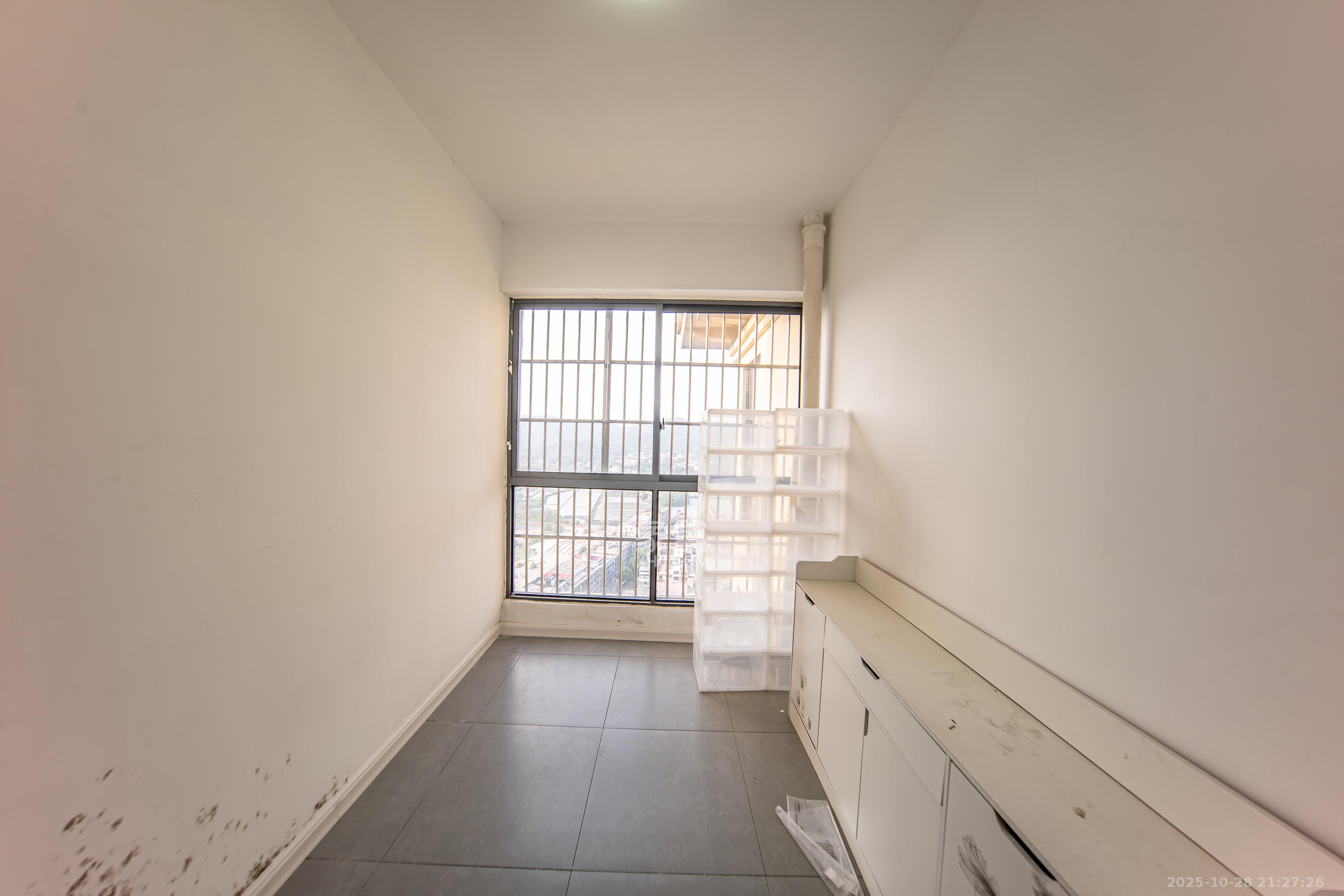 九龙领仕汇 3室2厅2卫 43.8万 九龙领仕汇 3室2厅2卫 43.8万其他