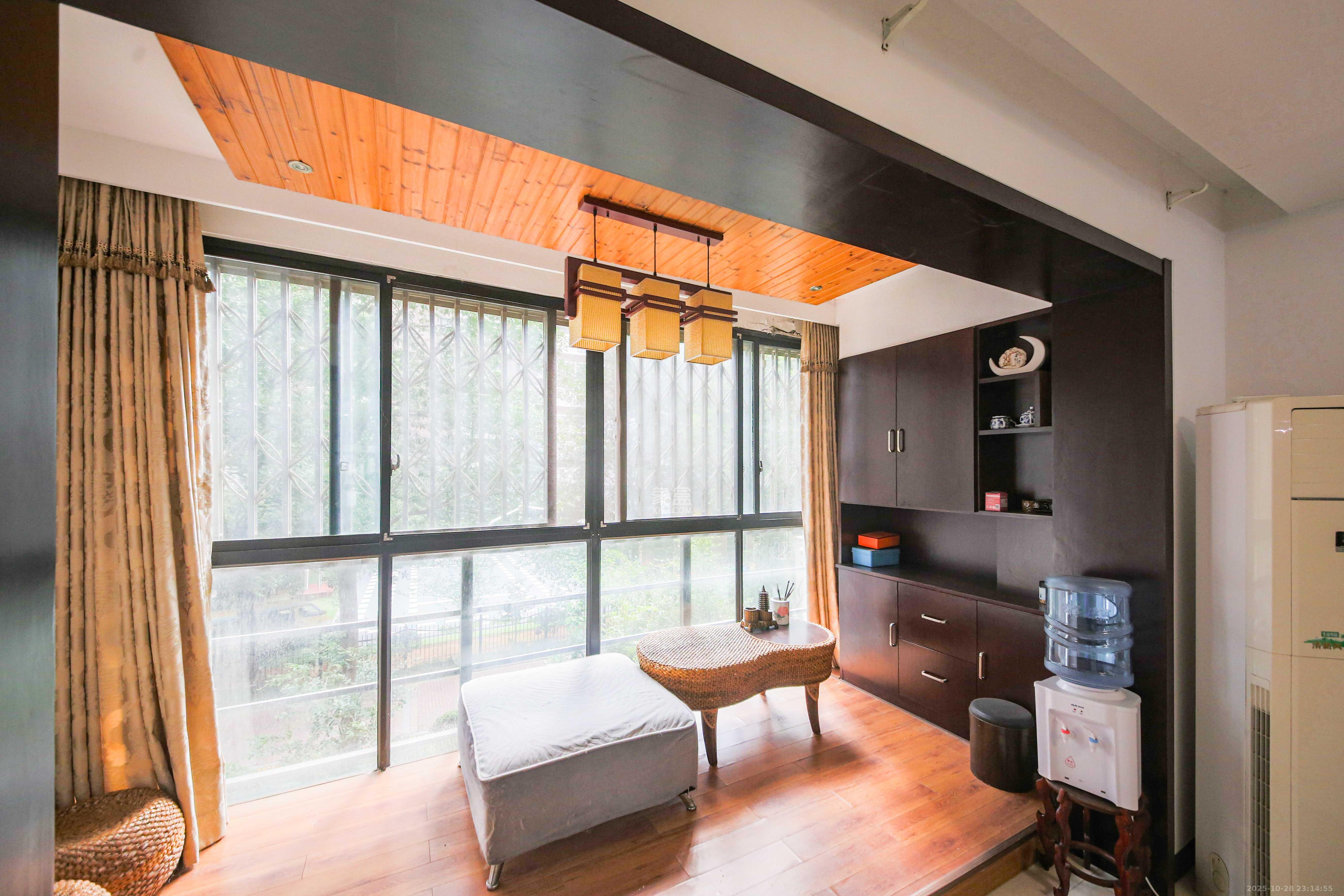 鑫远湘府华城  3室2厅2卫    135.0万阳台