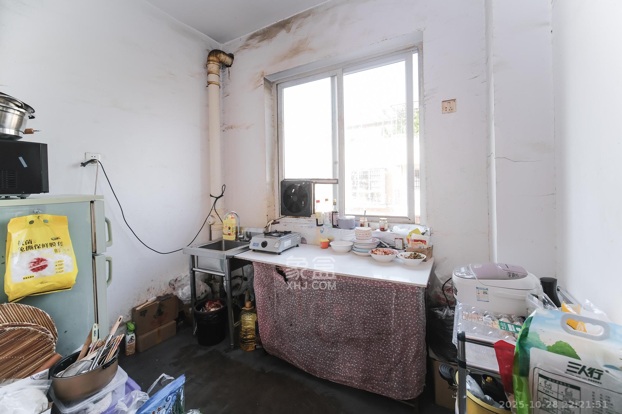 金鹰机电大市场  1室0厅0卫    65.0万厨房