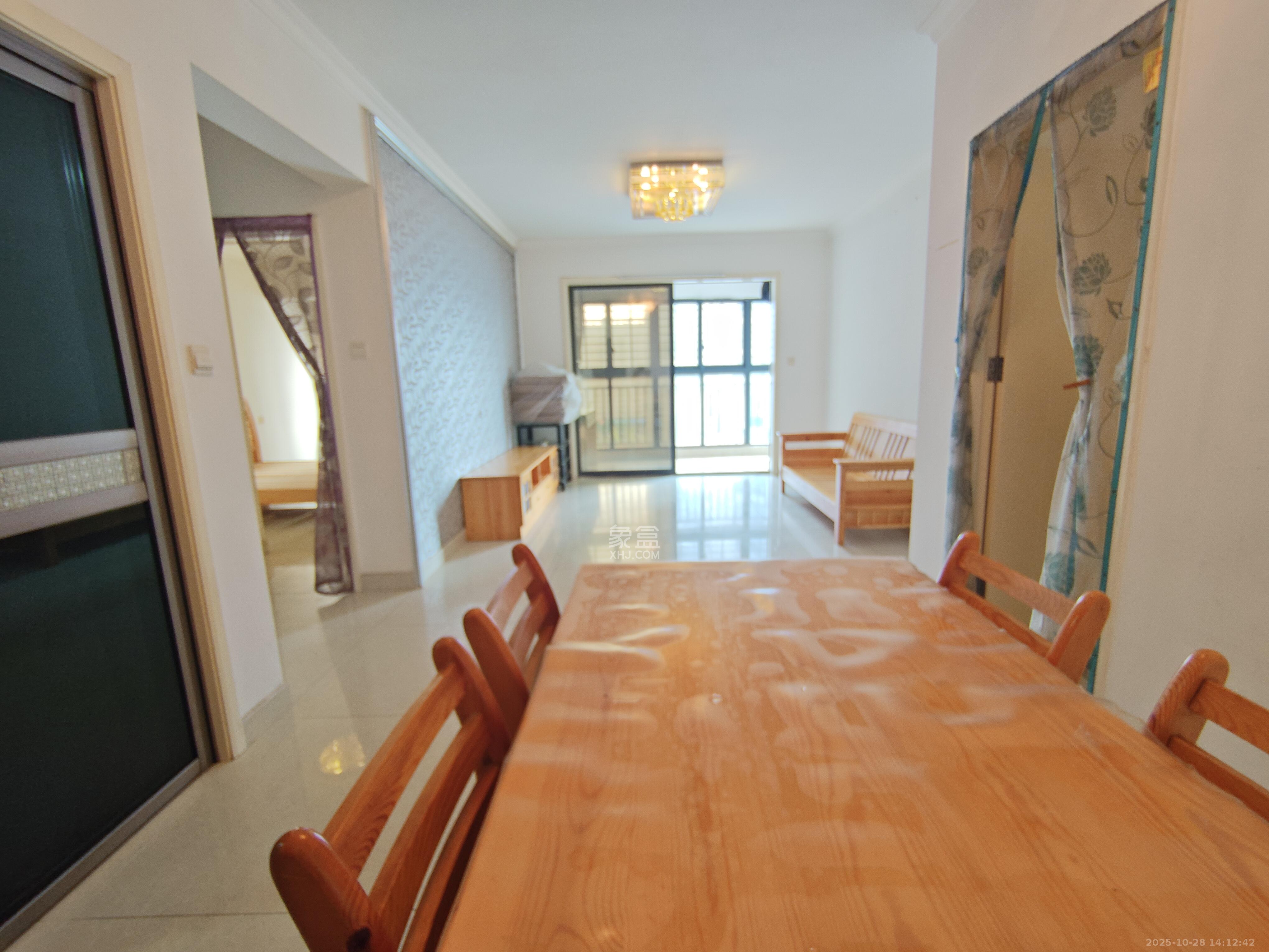 保利麓谷林语C区  2室2厅1卫    2200.0元/月 保利麓谷林语C区  2室2厅1卫    2200.0元/月室内图