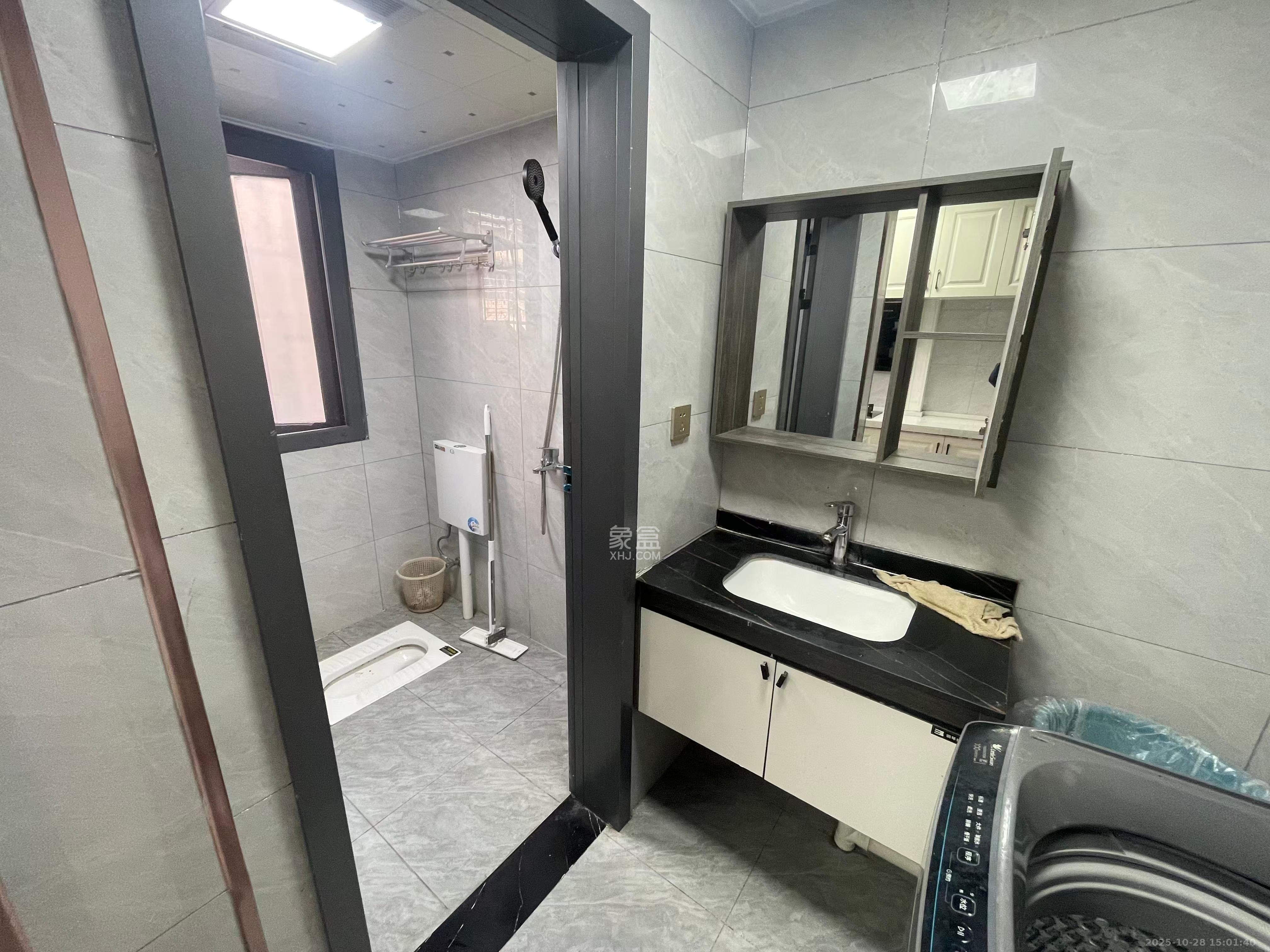 咸嘉花园 3室2厅2卫 2400.0元/月 咸嘉花园 3室2厅2卫 2400.0元/月室内图