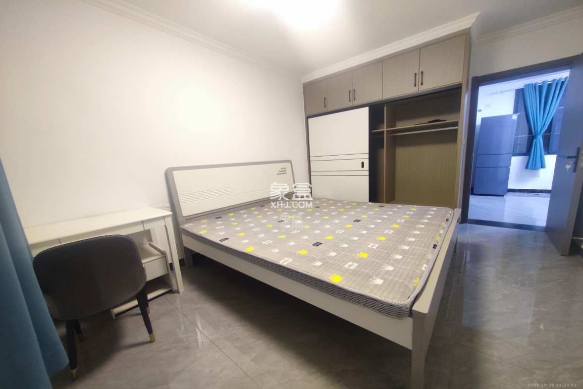 向韶村 2室1厅1卫 2000.0元/月 向韶村 2室1厅1卫 2000.0元/月室内图