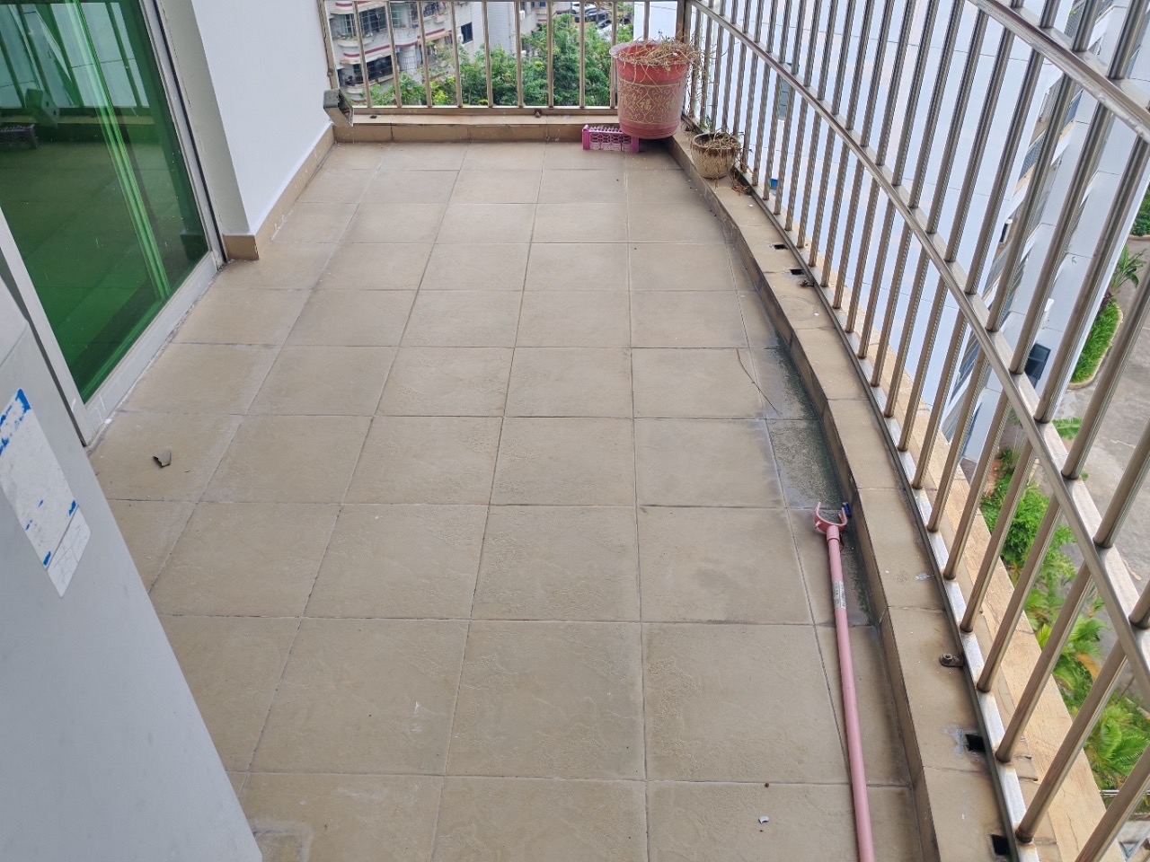 吉宝佳园 3室2厅2卫 175.0万 吉宝佳园 3室2厅2卫 175.0万客厅