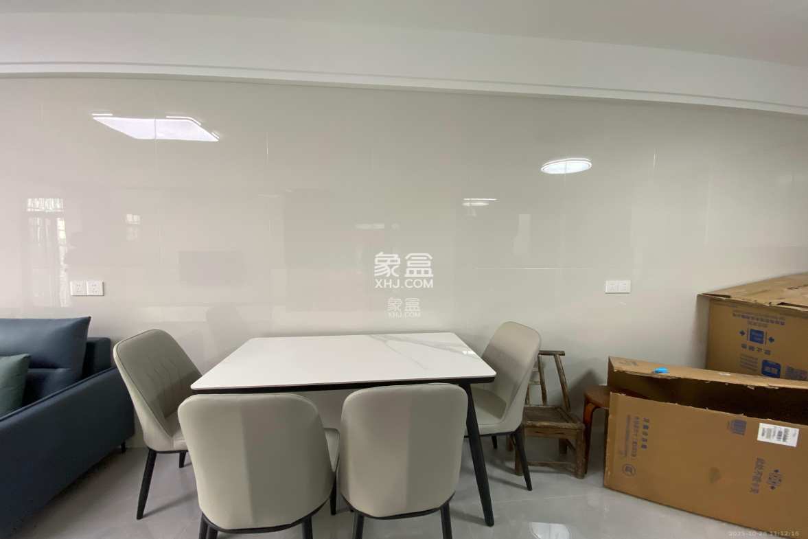 旭日嘉苑  2室2厅1卫    2600.0元/月 旭日嘉苑  2室2厅1卫    2600.0元/月室内图