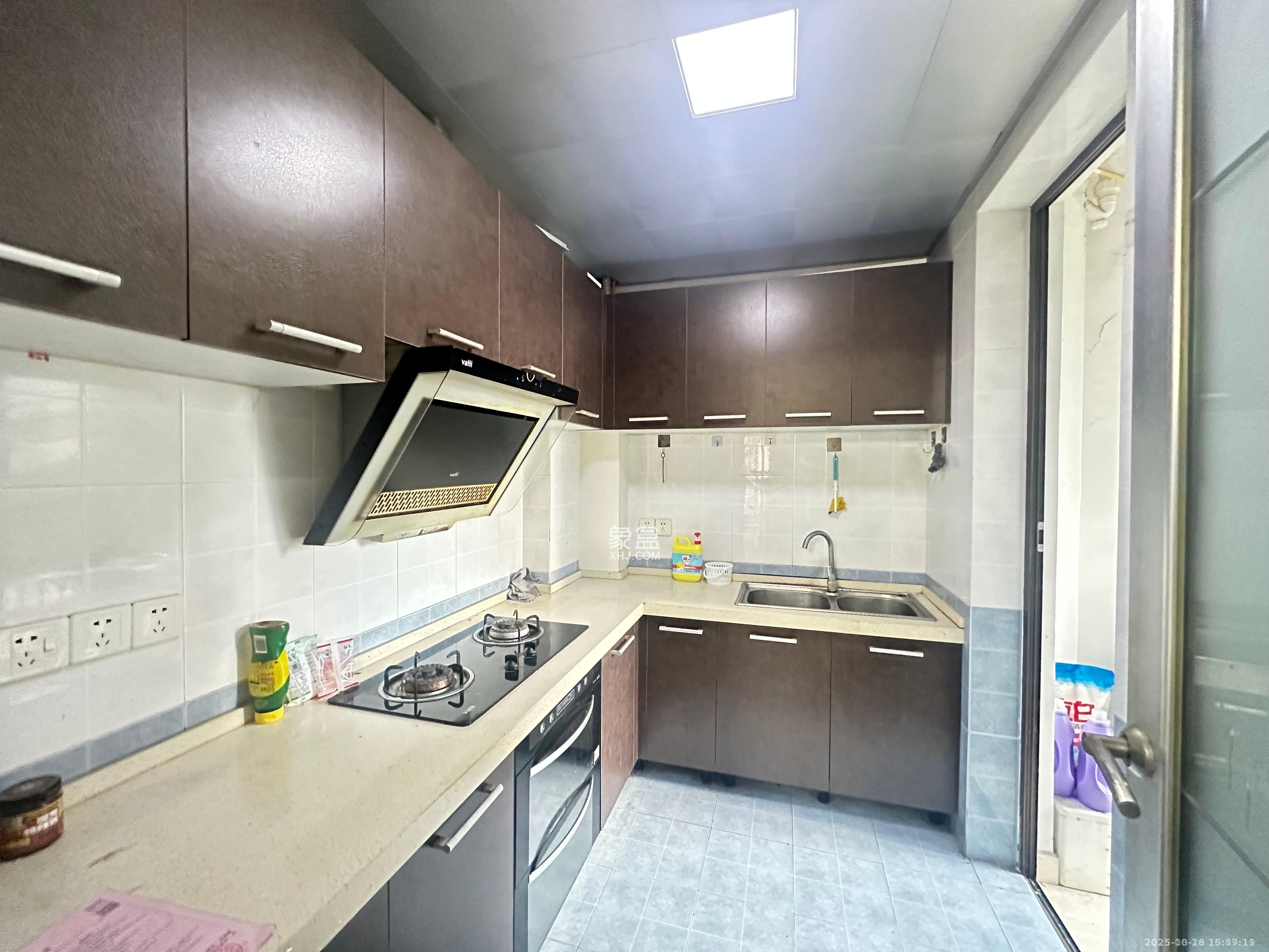 华润凤凰城三期  3室2厅1卫    2000.0元/月室内图