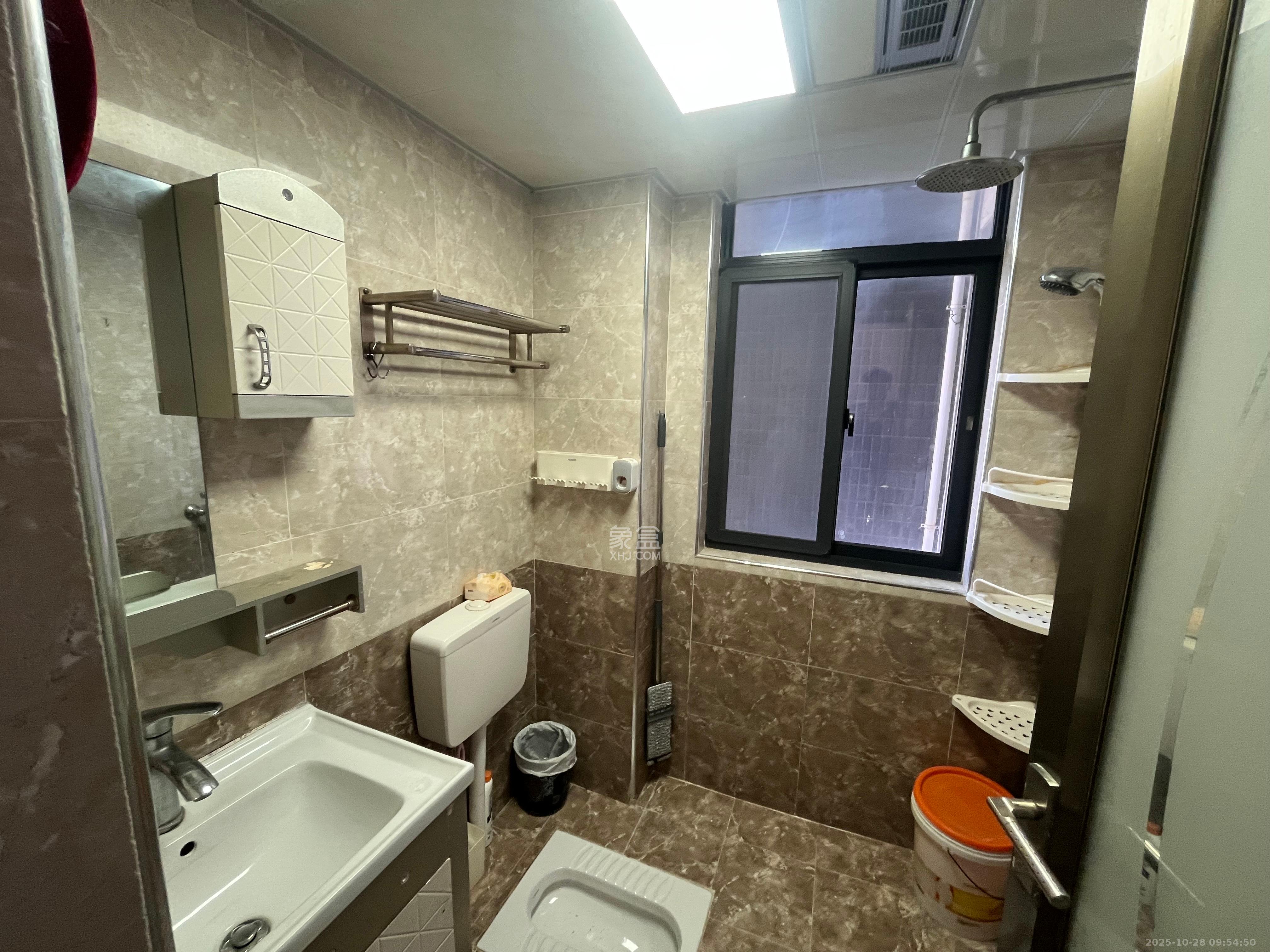 城南故事家园  3室2厅1卫    2500.0元/月 城南故事家园  3室2厅1卫    2500.0元/月室内图