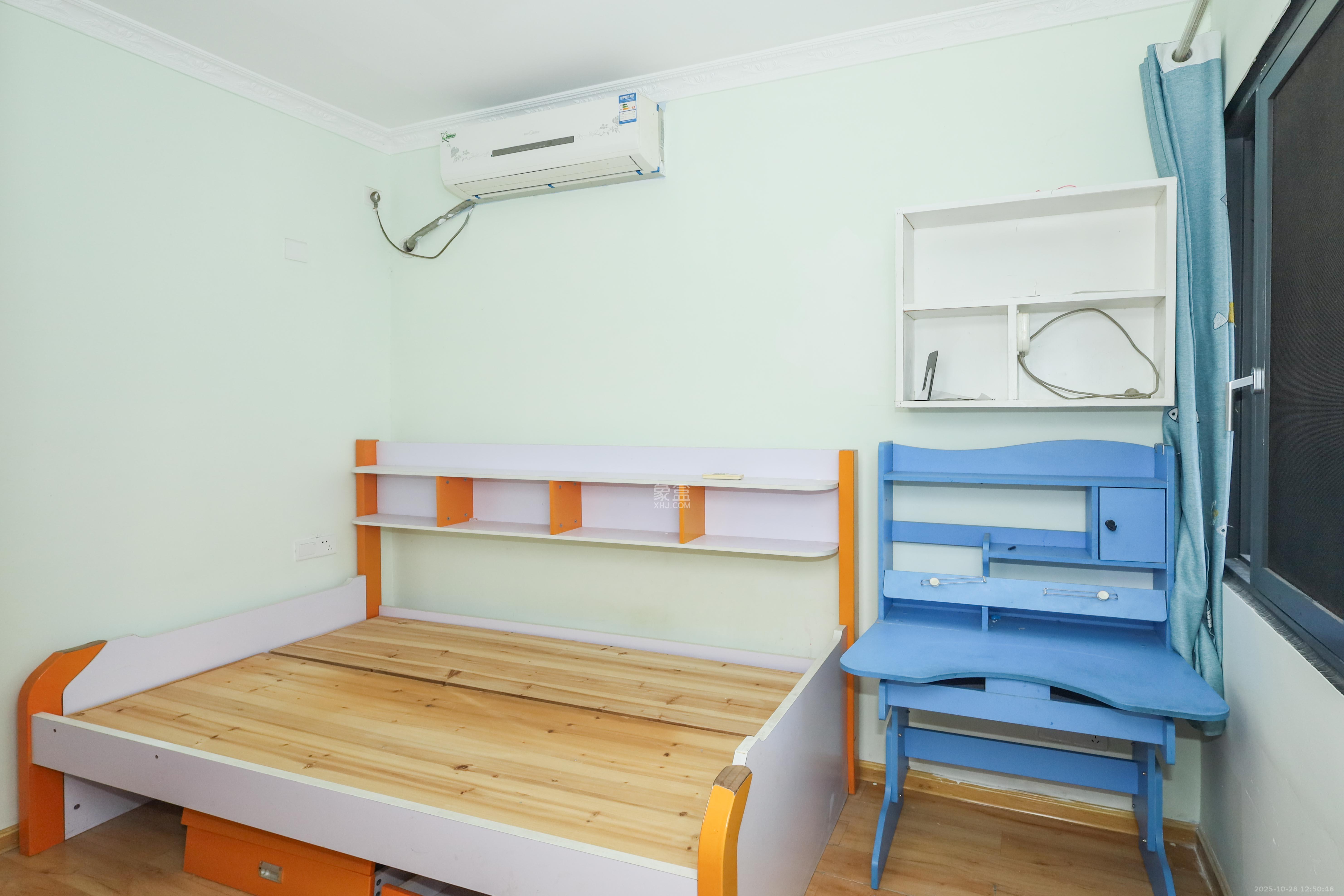 旭辉御府  1室2厅1卫    83.0万卧室