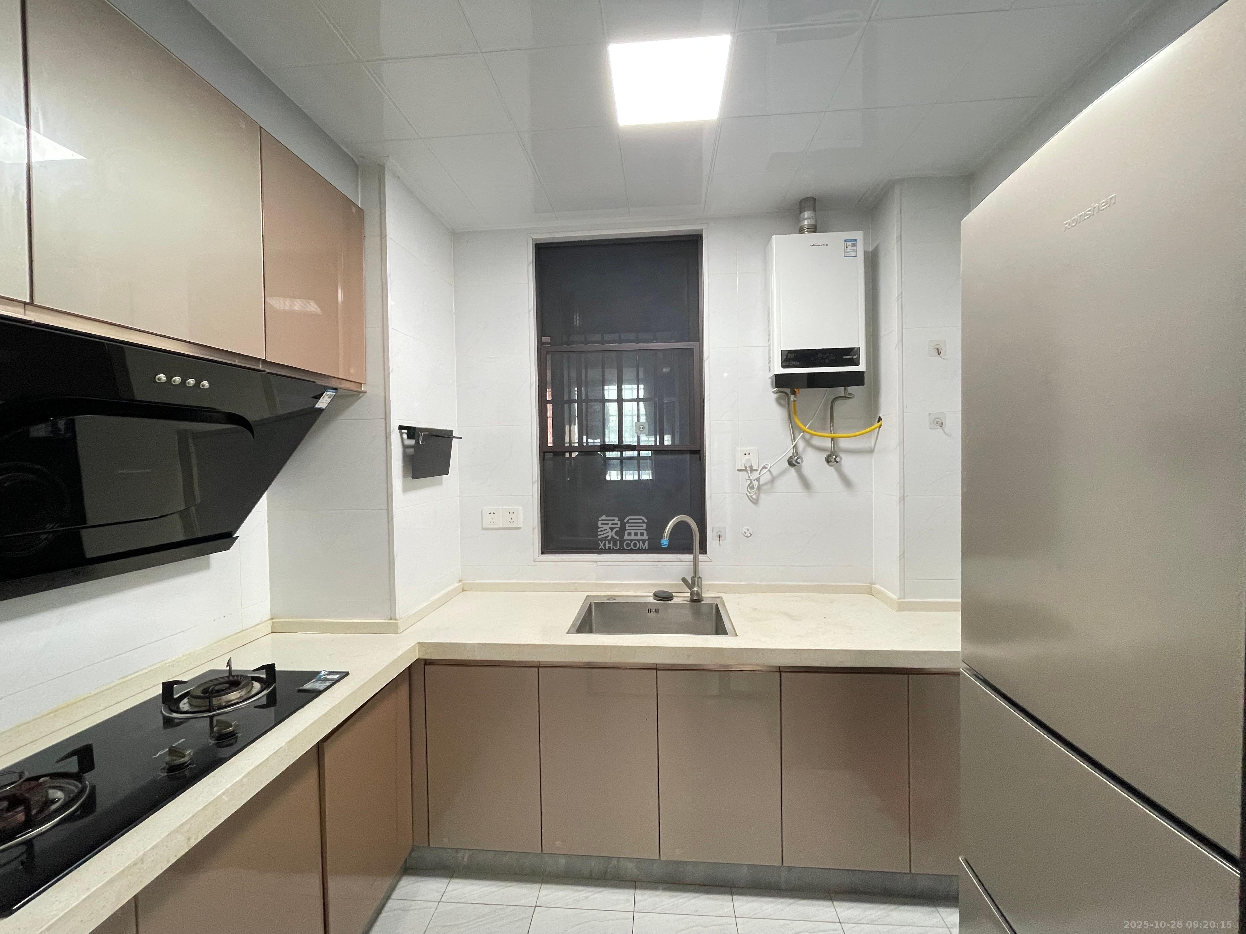 东宜新园  2室2厅1卫    2100.0元/月室内图