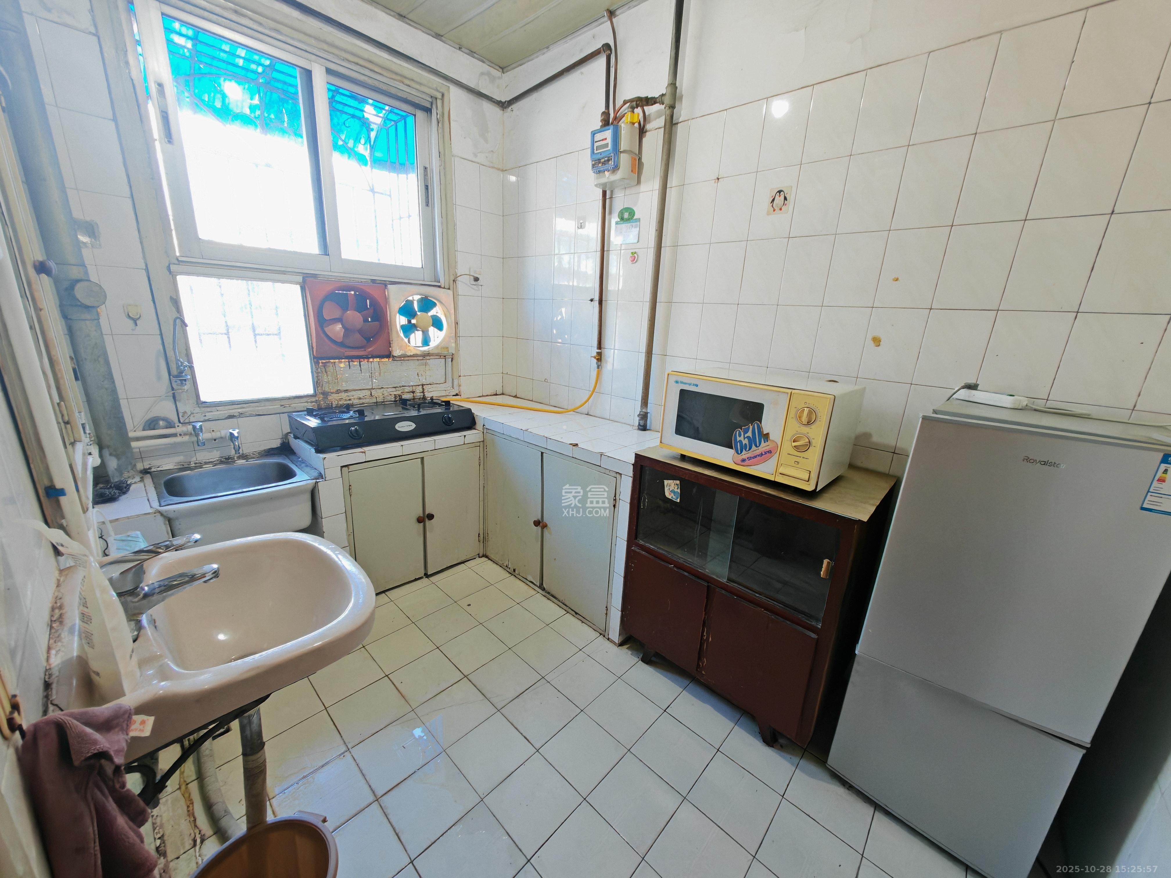 曙光路口建行宿舍 2室1厅1卫 1600.0元/月 曙光路口建行宿舍 2室1厅1卫 1600.0元/月室内图