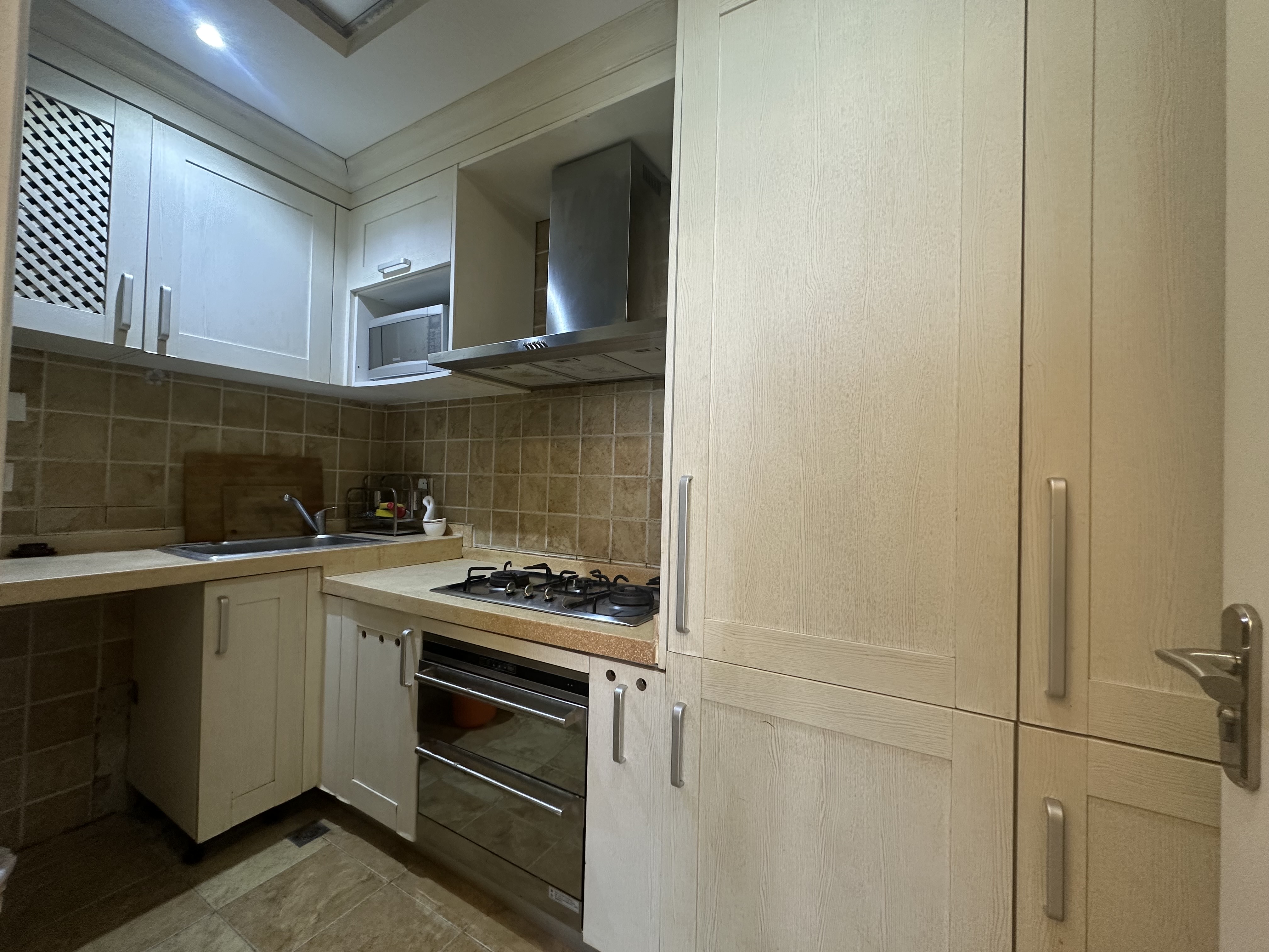 外滩中心  1室2厅1卫    168.0万 外滩中心  1室2厅1卫    168.0万客厅